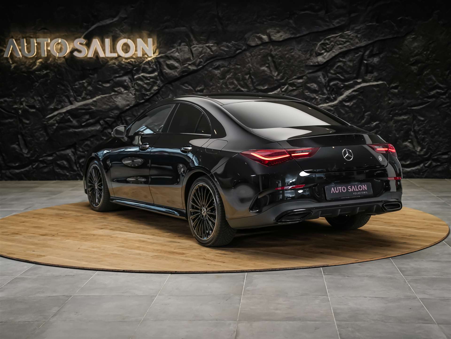 MERCEDES-BENZ CLA 200 d AMG Night Edition *ALL BLACK*Facelift*Ambientebeleuchtung*-showroom-element-3