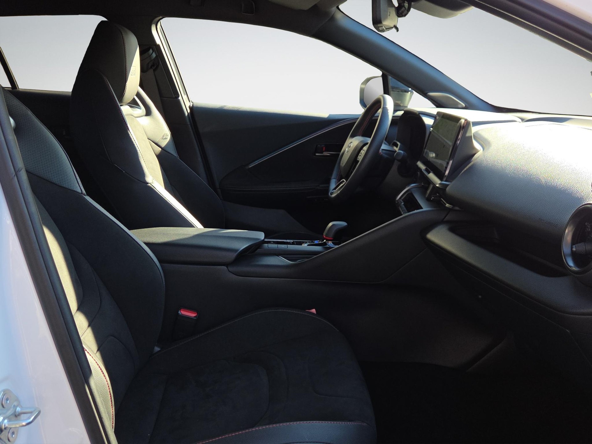 TOYOTA C-HR 2.0 HEV GR Sport 4x4-image-15
