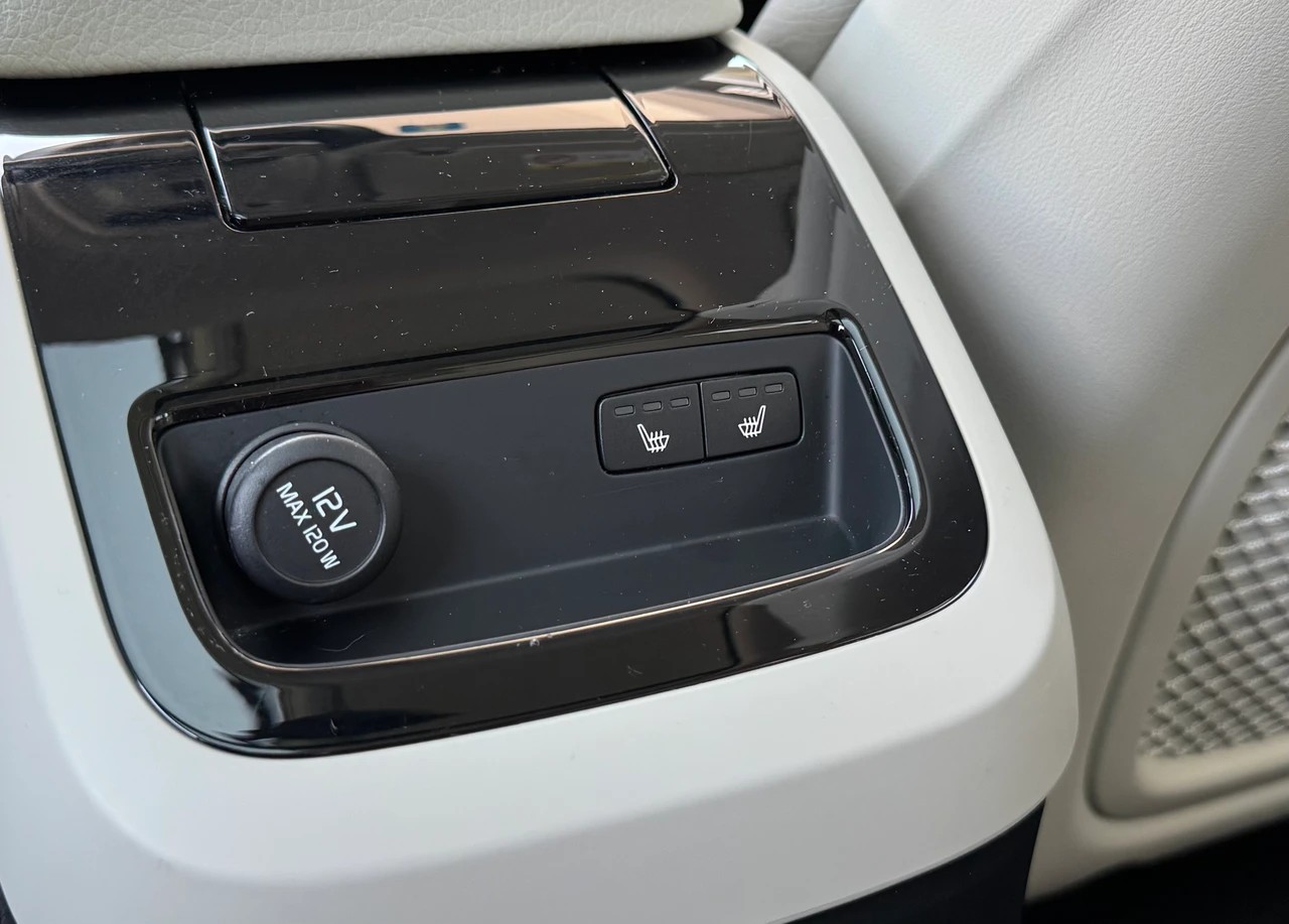VOLVO V60 T8 eAWD Twin Engine Inscription Geartronic-image-11