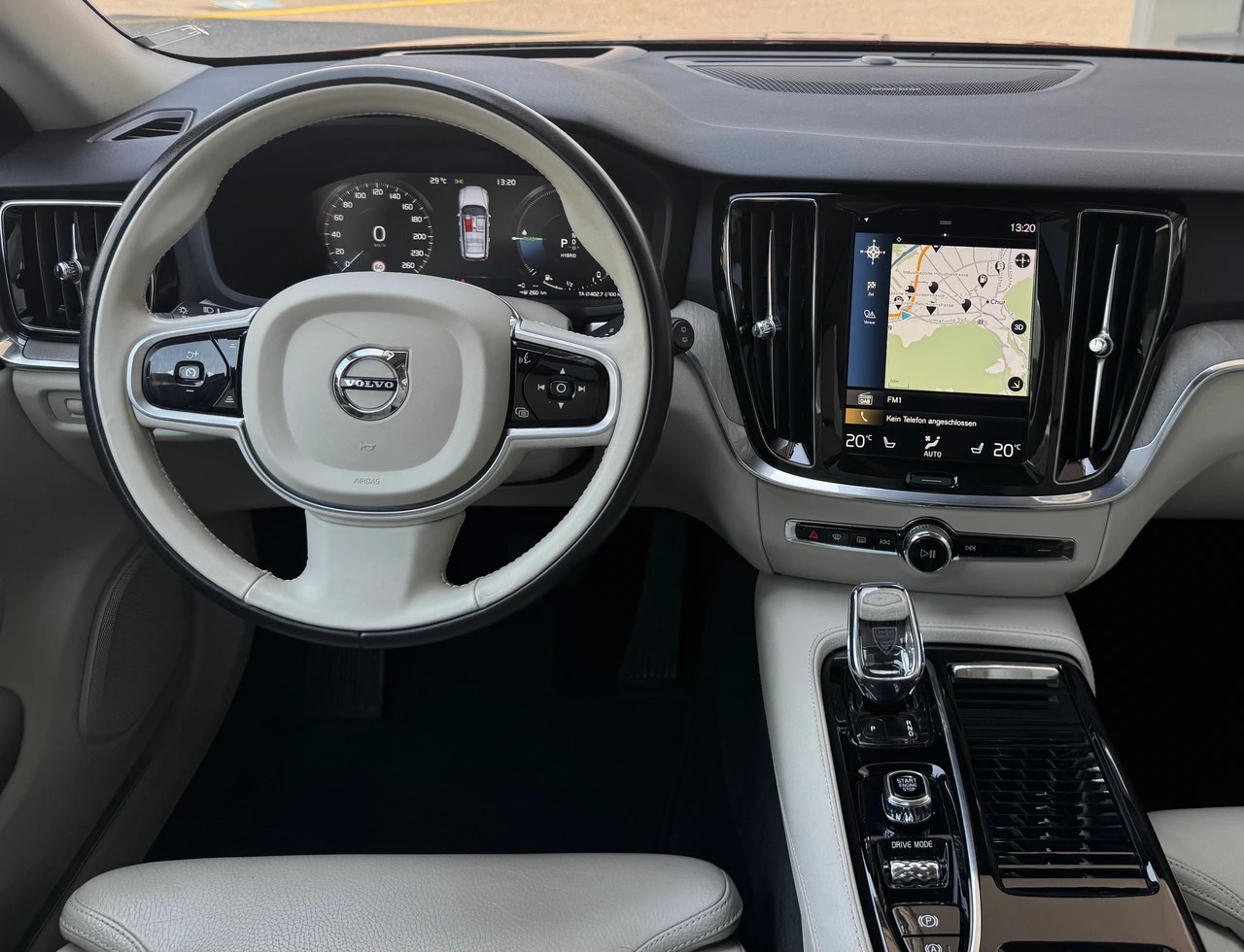 VOLVO V60 T8 eAWD Twin Engine Inscription Geartronic-image-15