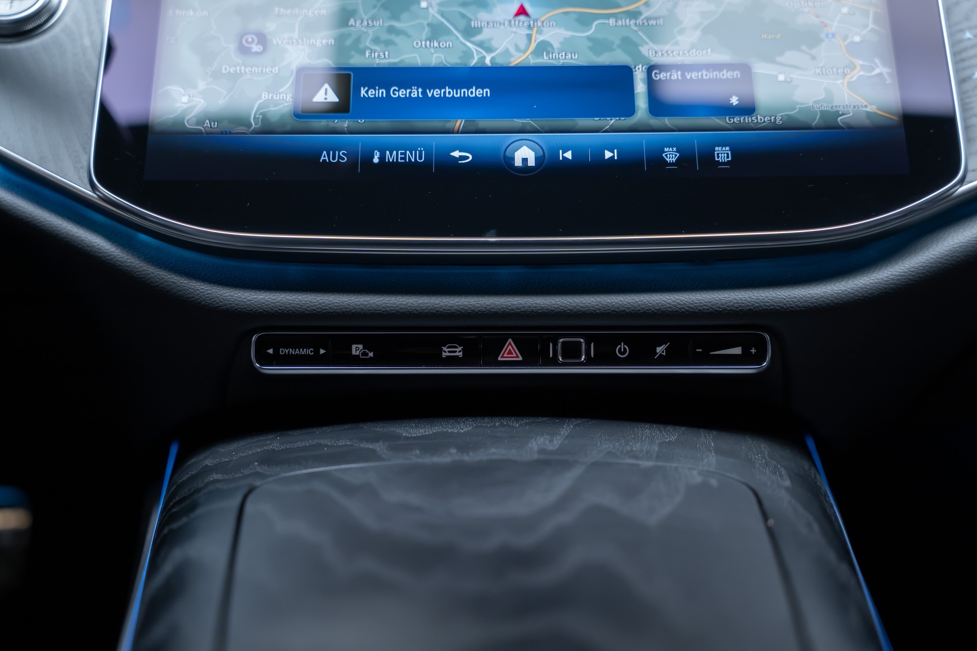 MERCEDES-BENZ E 220 d AMG Line 4matic / 360°Kamera / Ambientebeleuchtung-image-33