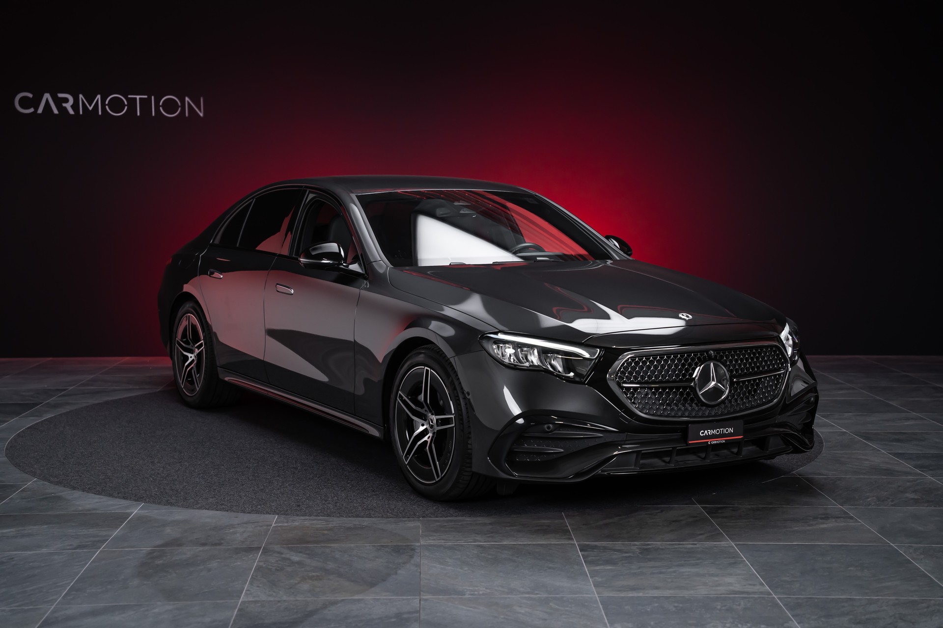 MERCEDES-BENZ E 220 d AMG Line 4matic / 360°Kamera / Ambientebeleuchtung-showroom-element-2