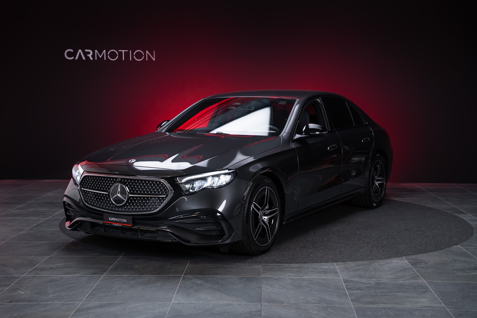 MERCEDES-BENZ E 220 d AMG Line 4matic / 360°Kamera / Ambientebeleuchtung