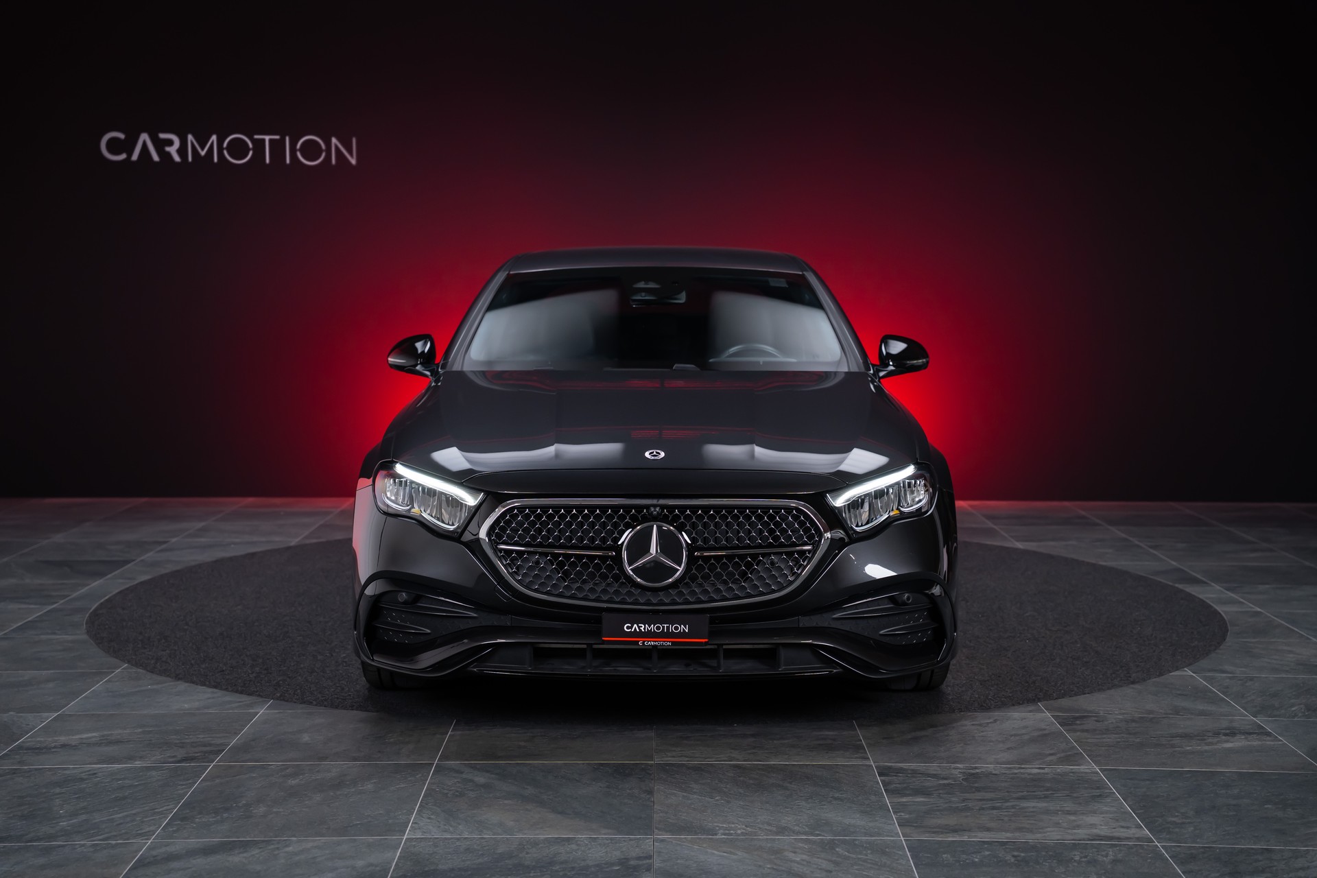 MERCEDES-BENZ E 220 d AMG Line 4matic / 360°Kamera / Ambientebeleuchtung-showroom-element-1