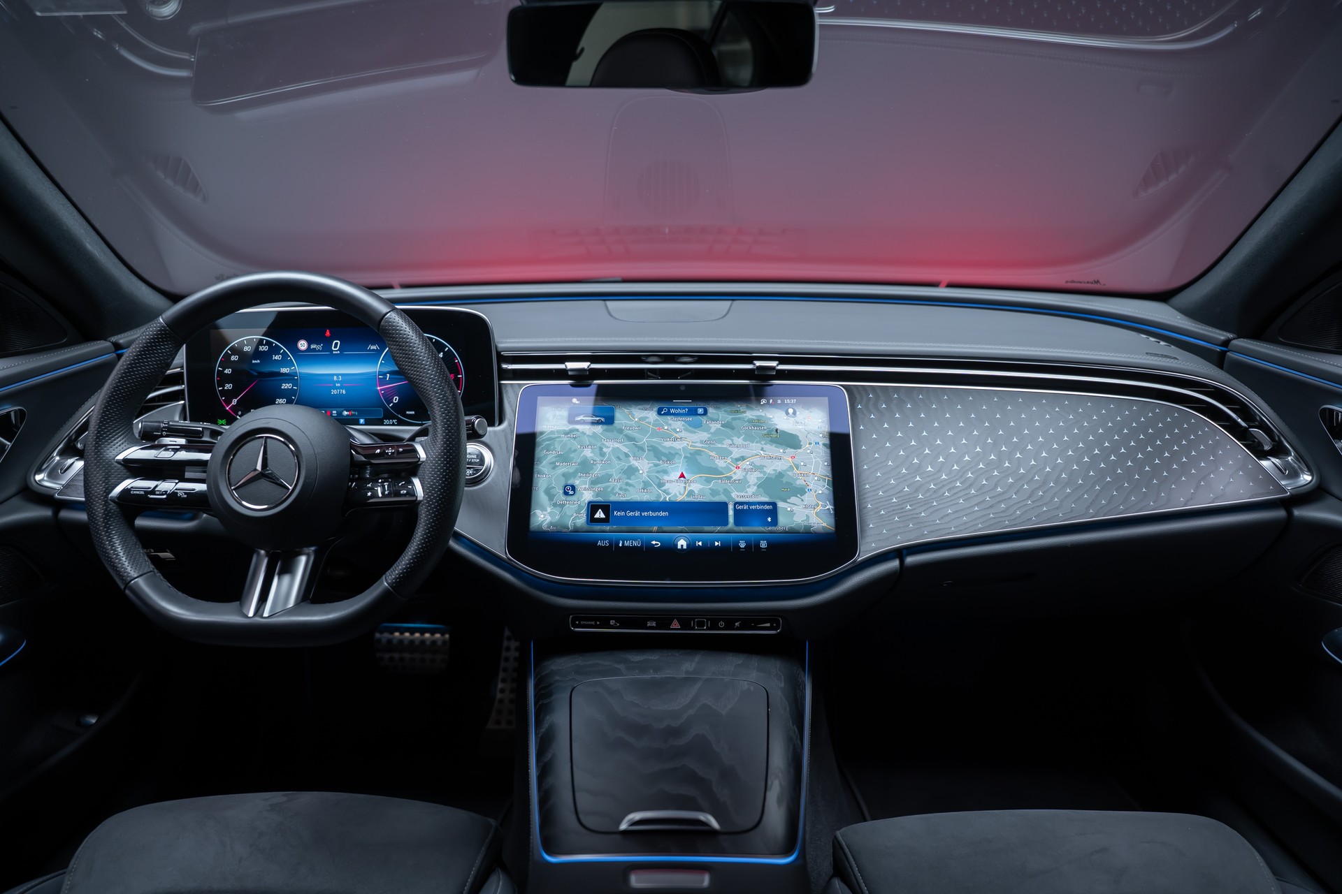 MERCEDES-BENZ E 220 d AMG Line 4matic / 360°Kamera / Ambientebeleuchtung-image-22