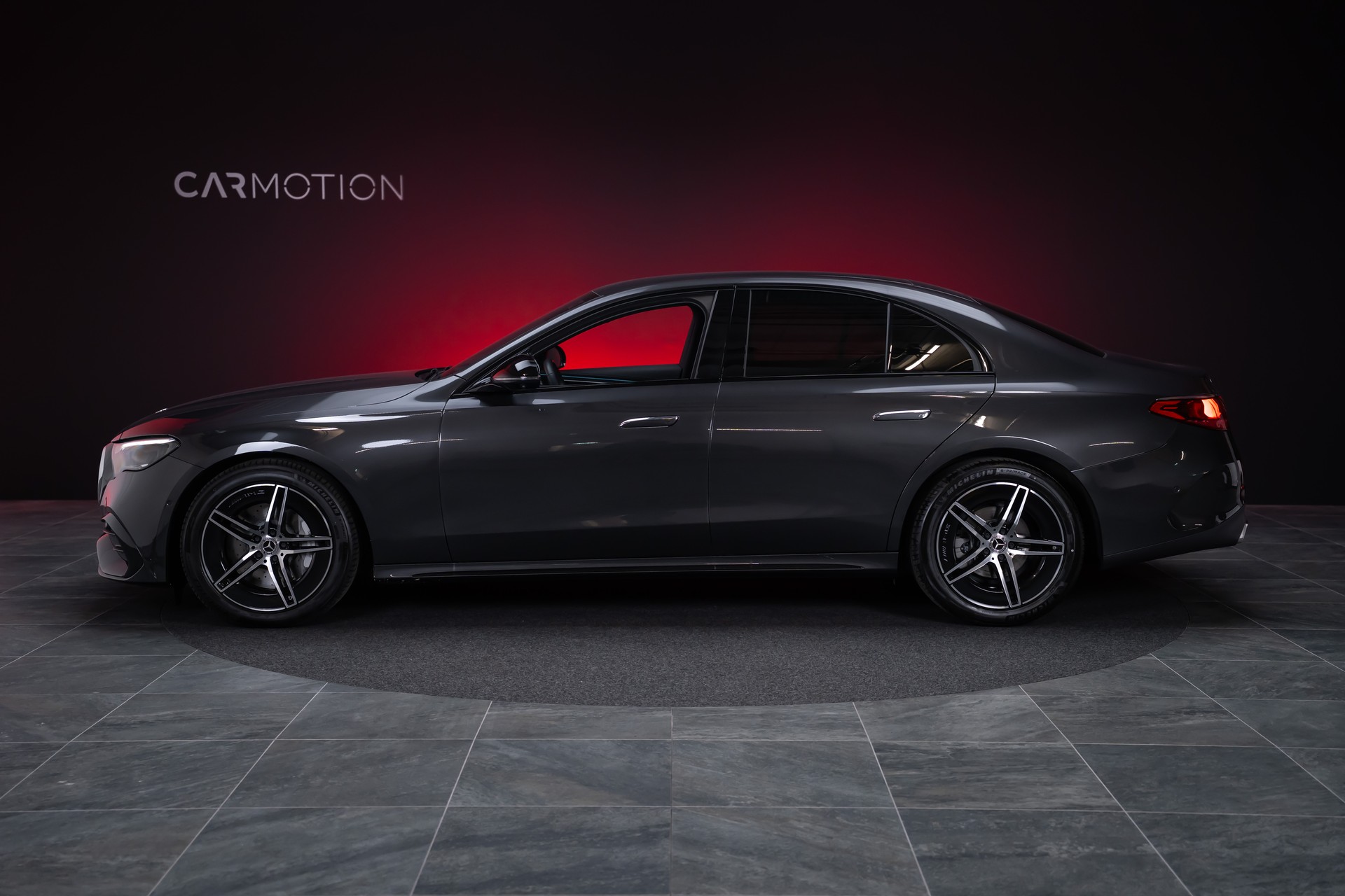 MERCEDES-BENZ E 220 d AMG Line 4matic / 360°Kamera / Ambientebeleuchtung-image-9