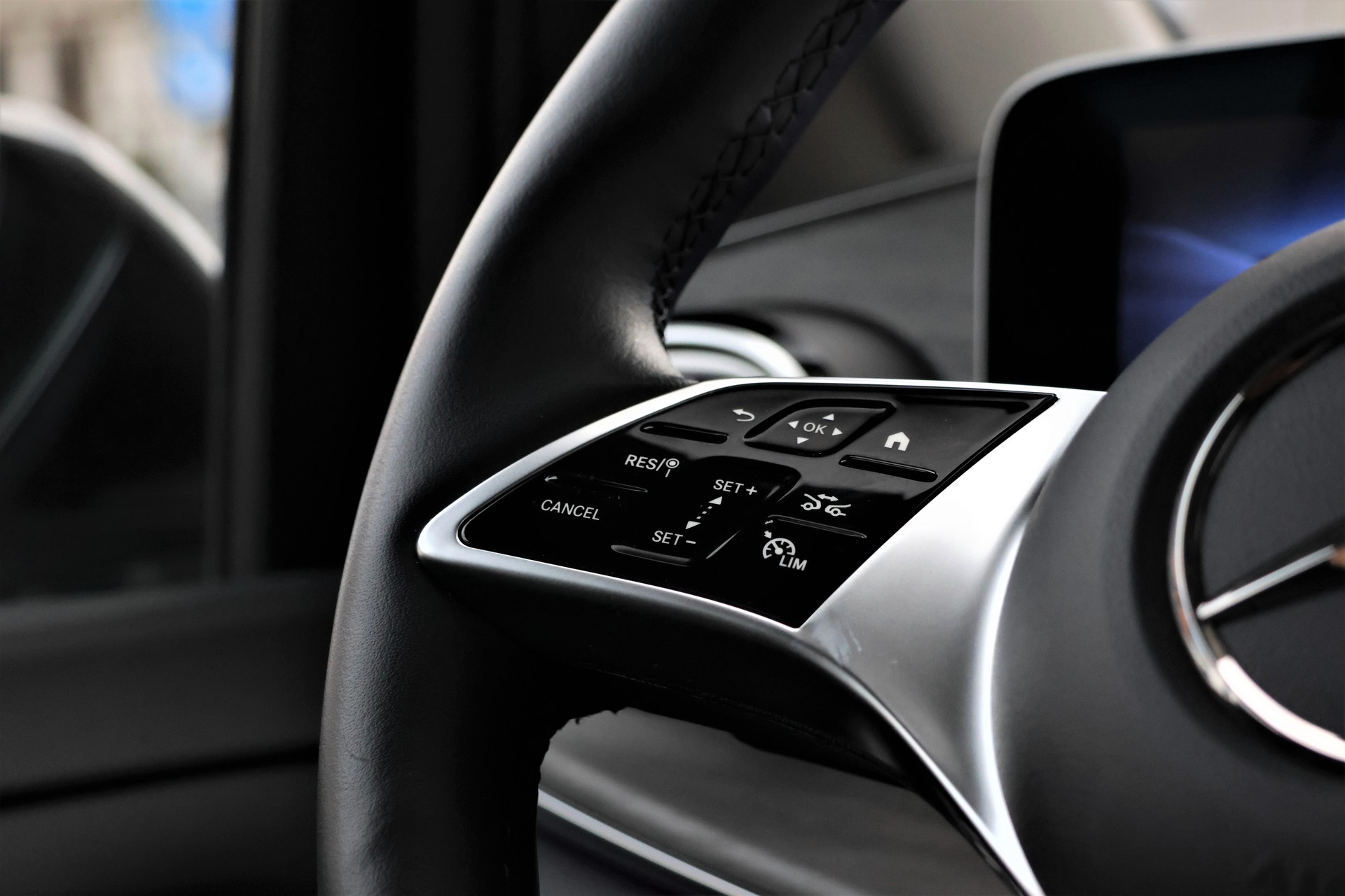MERCEDES-BENZ V 300 d lang Avantgarde 4Matic 9G-Tronic-image-20