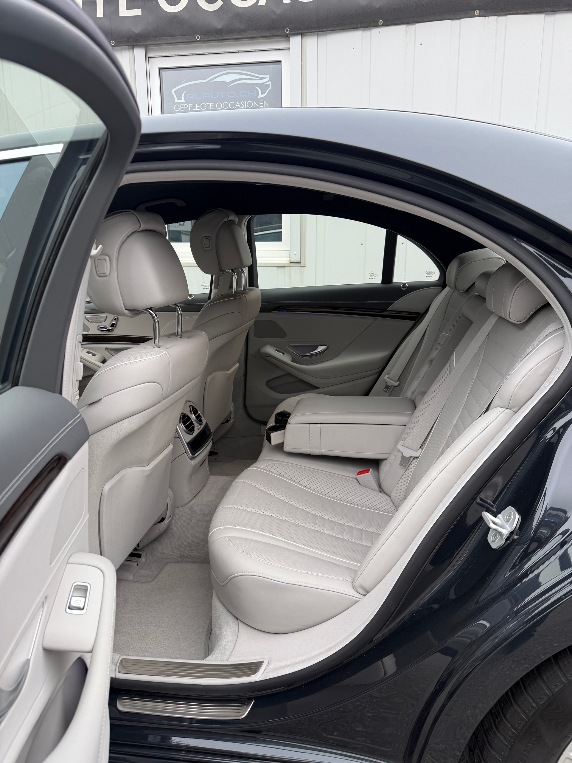 MERCEDES-BENZ S 500 4Matic 7G-Tronic-image-14
