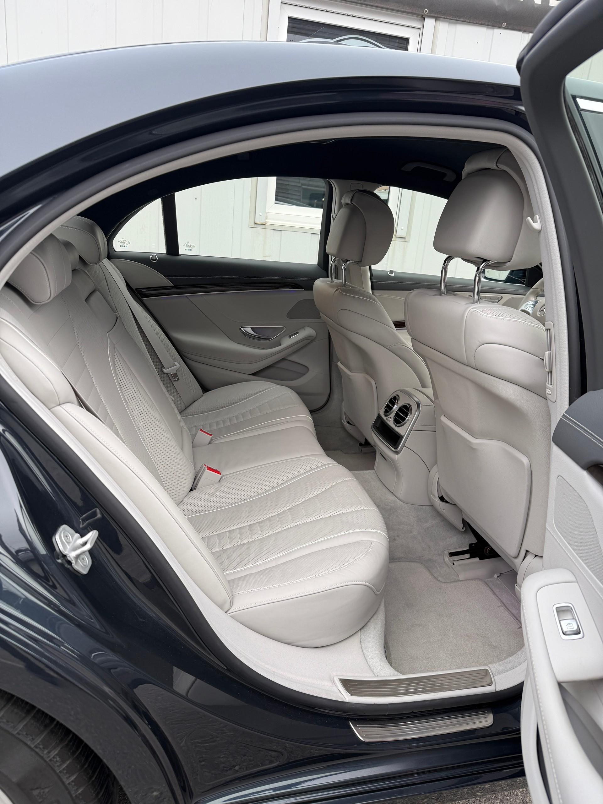 MERCEDES-BENZ S 500 4Matic 7G-Tronic-image-16