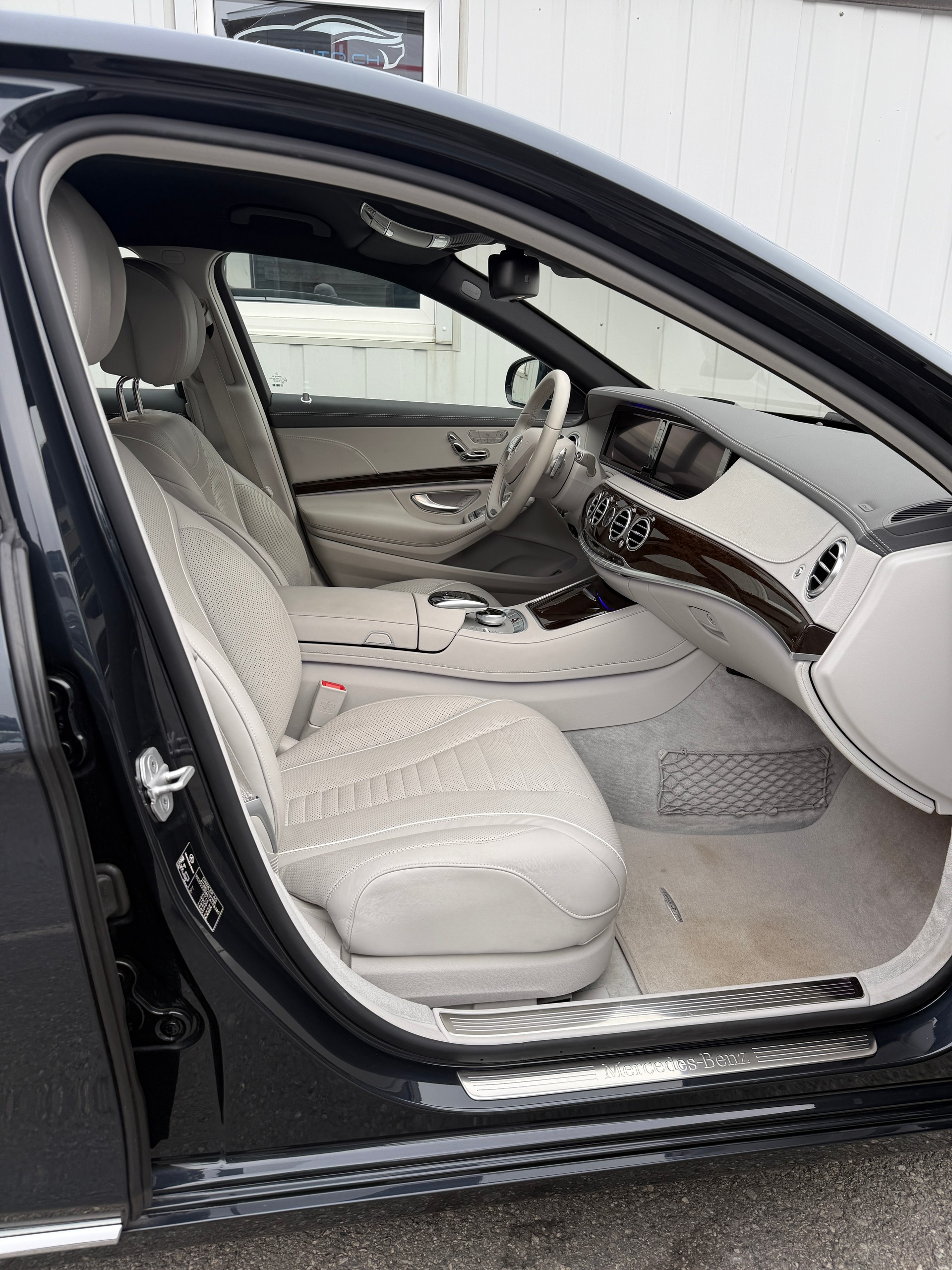 MERCEDES-BENZ S 500 4Matic 7G-Tronic-image-15