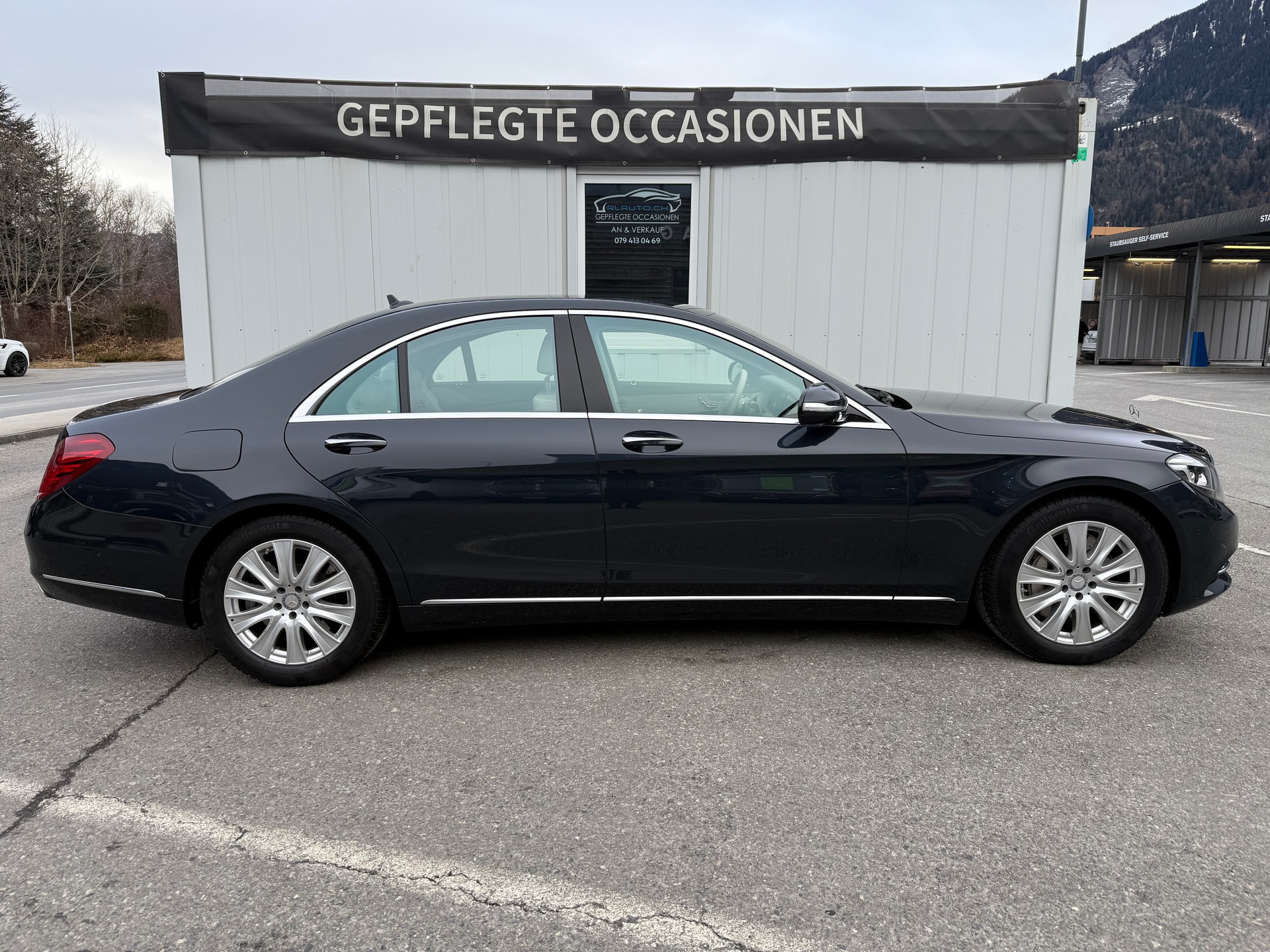 MERCEDES-BENZ S 500 4Matic 7G-Tronic-showroom-element-2