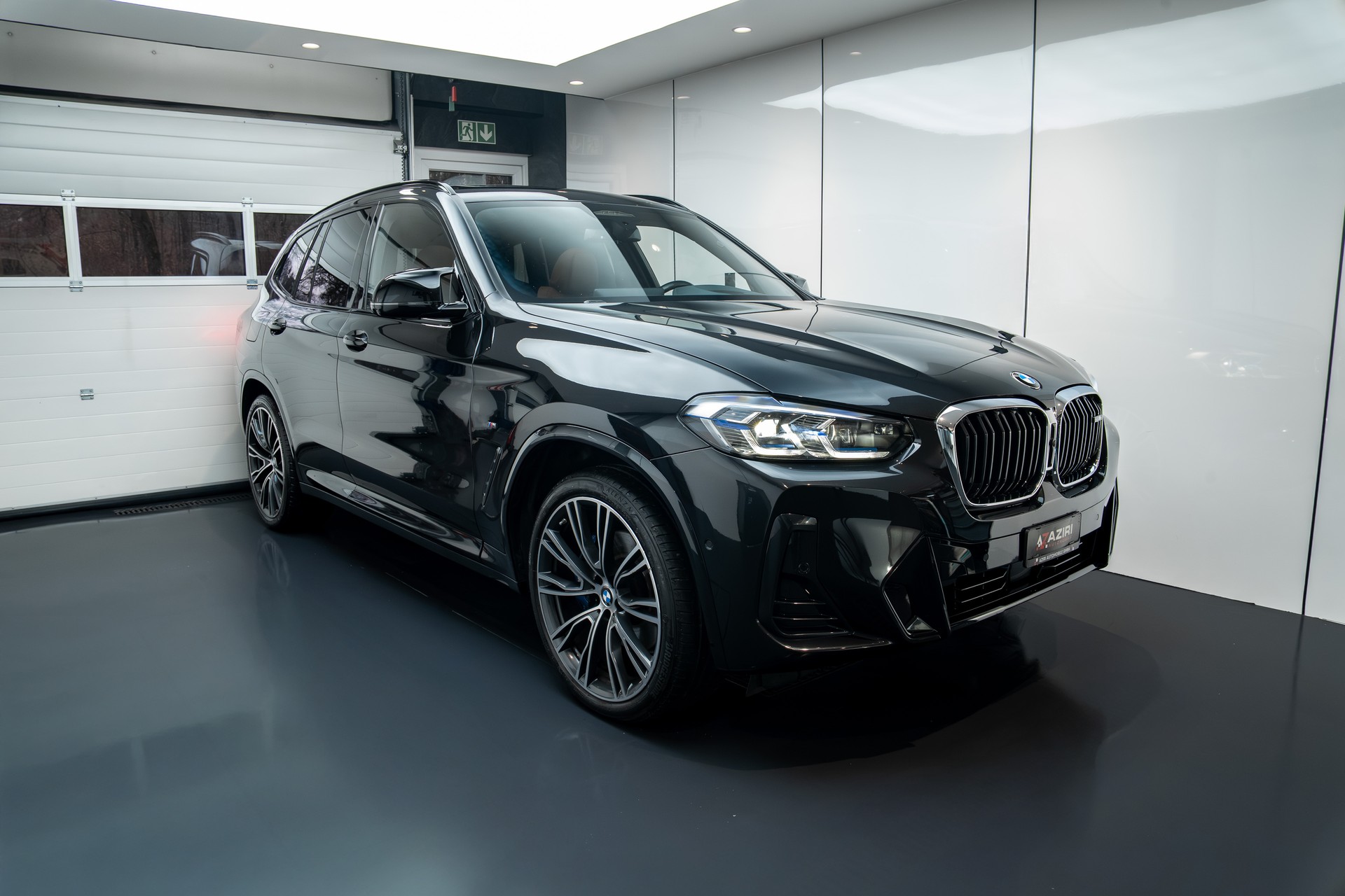 BMW X3 M40i M Sport Edition Individual-showroom-element-2
