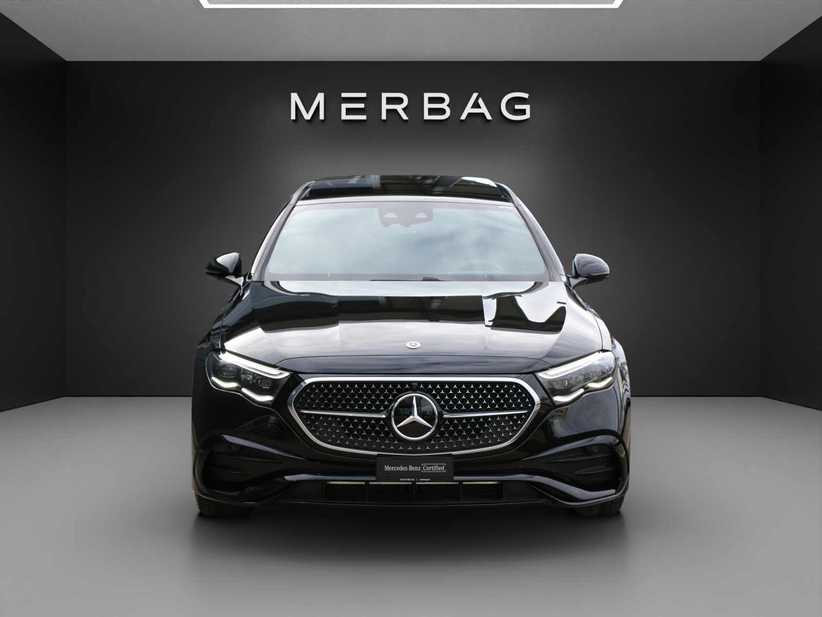 MERCEDES-BENZ E 200 4Matic T 9G-Tronic-image-14