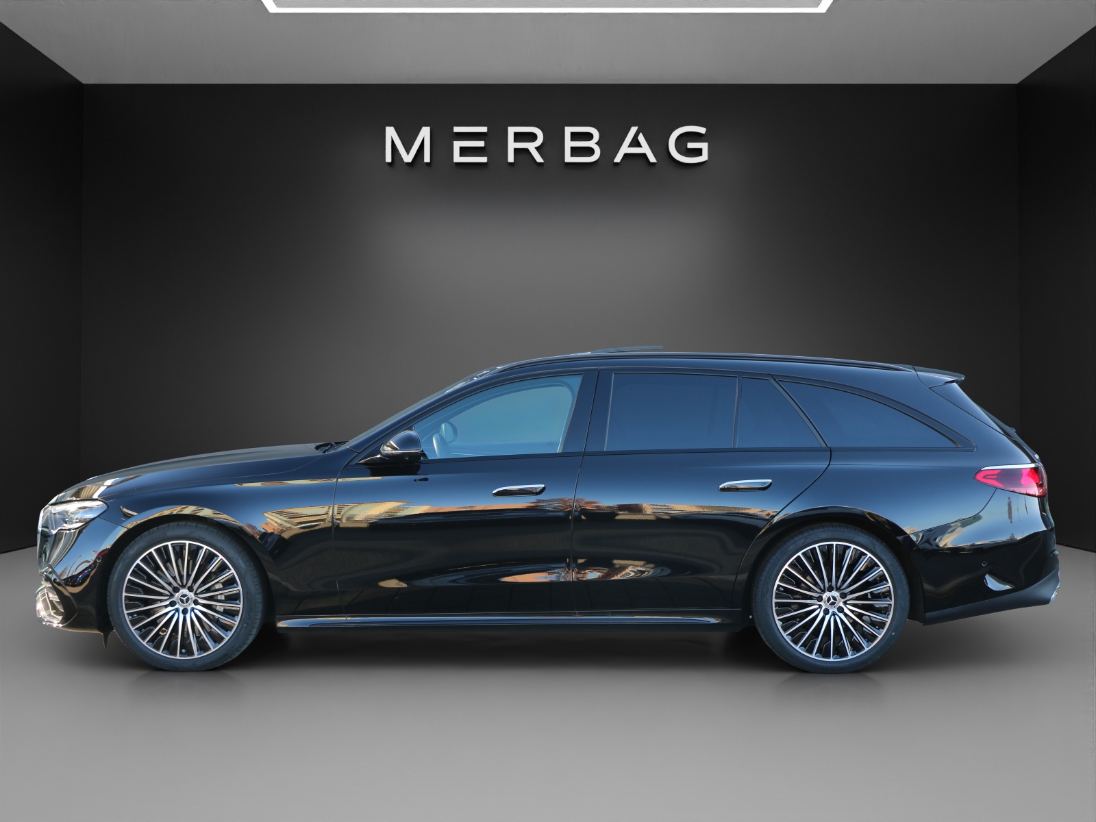 MERCEDES-BENZ E 200 4Matic T 9G-Tronic-image-1