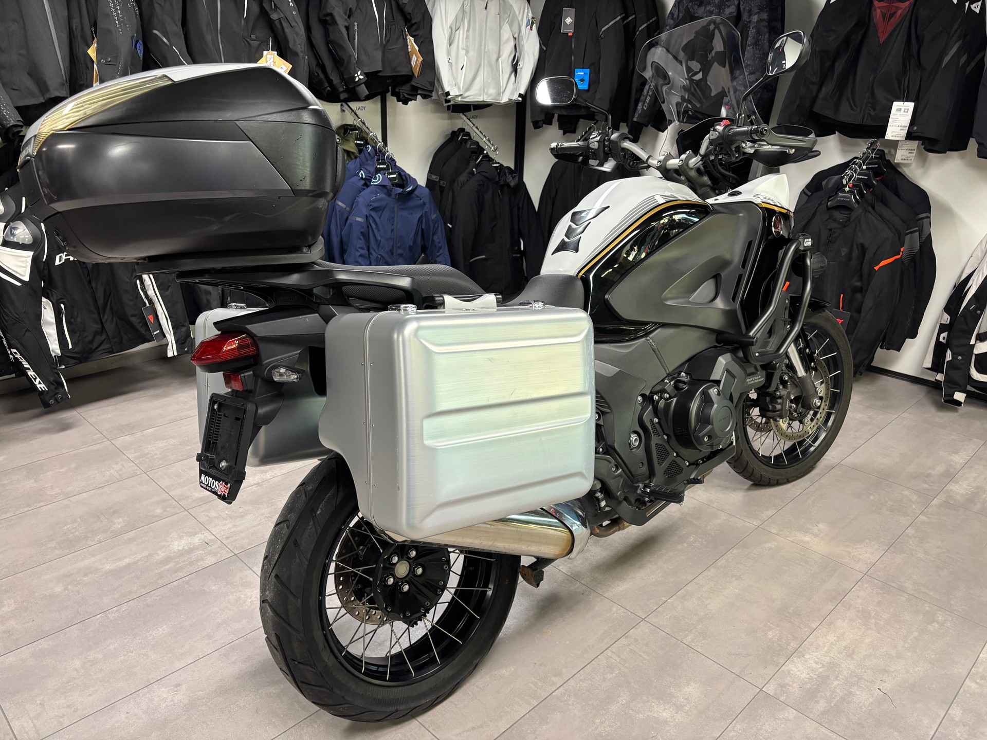 HONDA VFR 1200 X DTC-image-4
