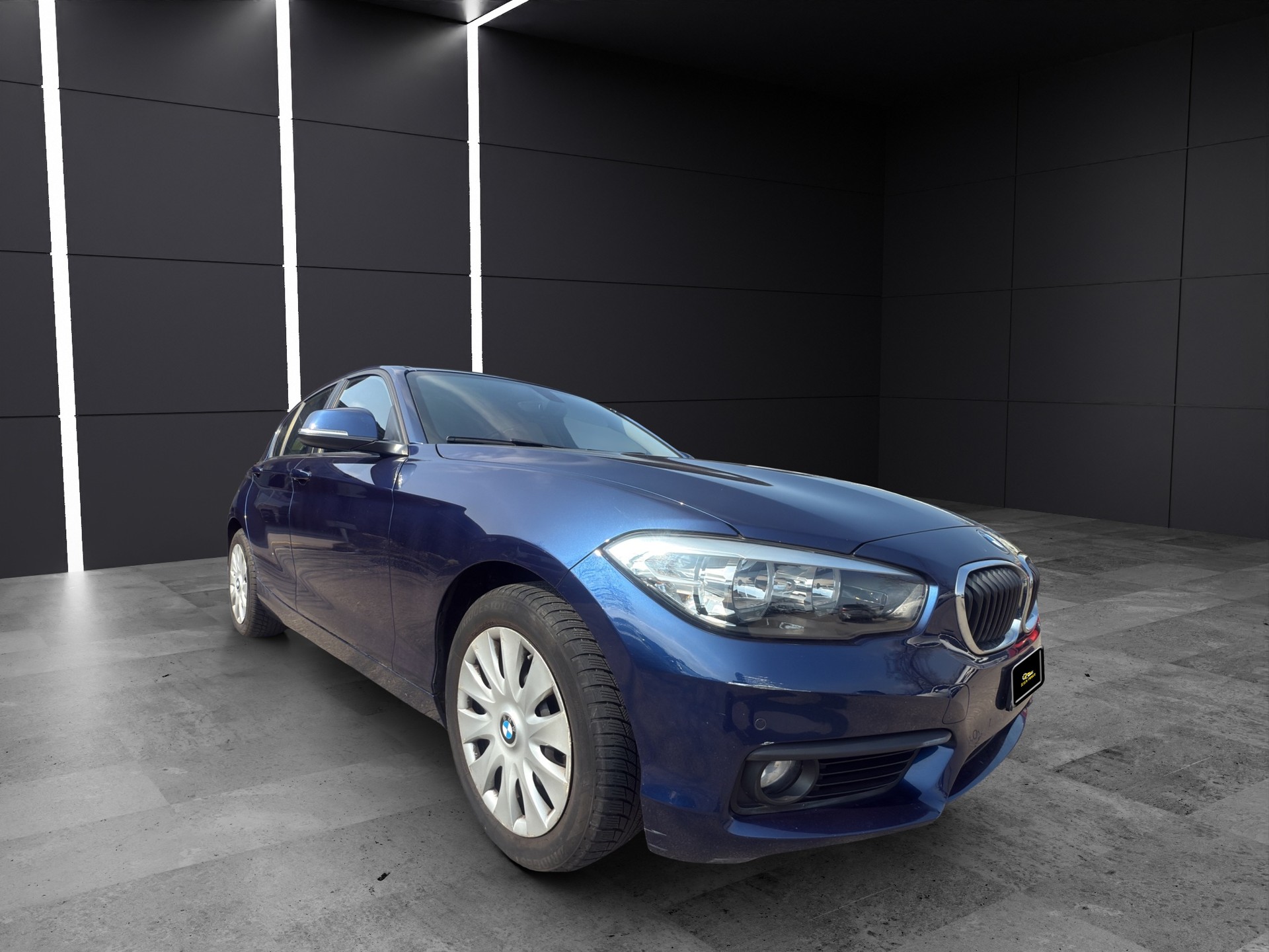 BMW 118i Sport Line Steptronic-showroom-element-2