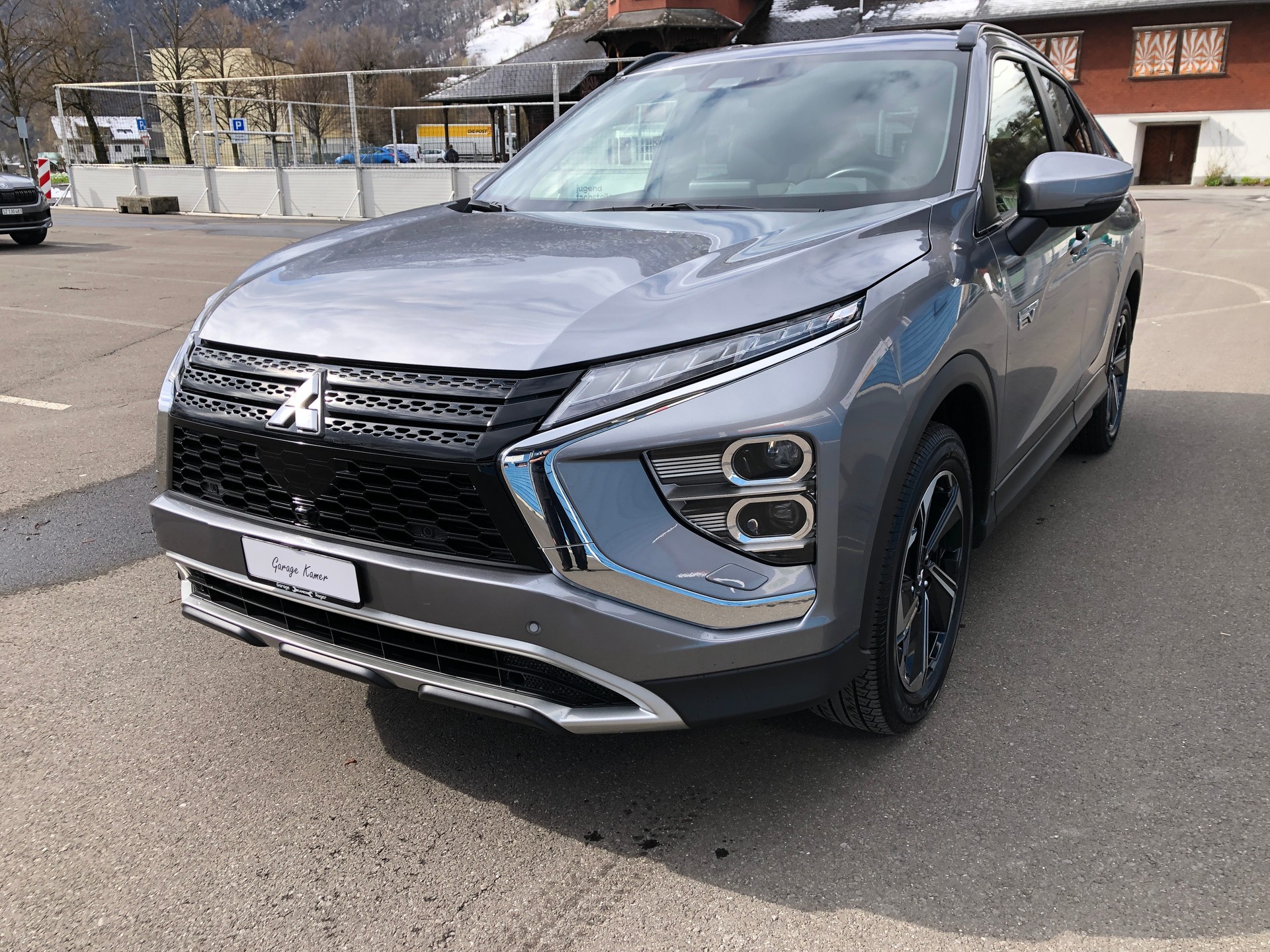 MITSUBISHI Eclipse Cross 2.4 PHEV Intense 4WD-showroom-element-1