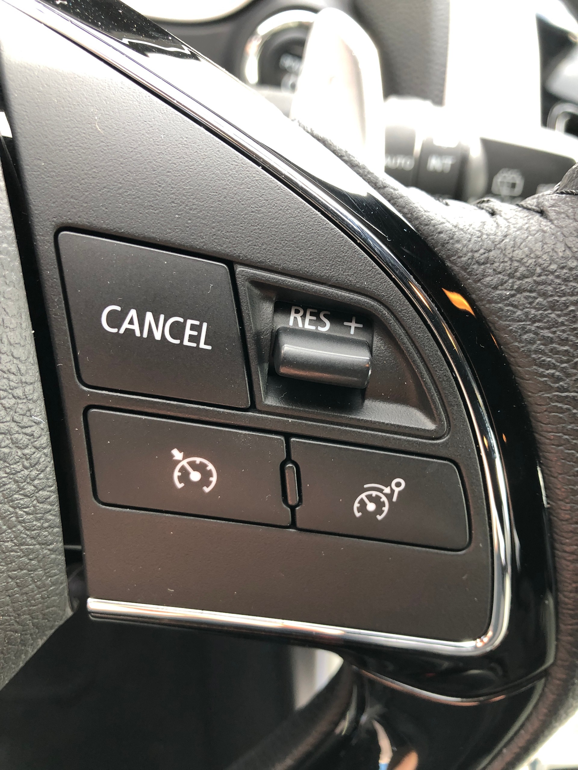 MITSUBISHI Eclipse Cross 2.4 PHEV Intense 4WD-image-11