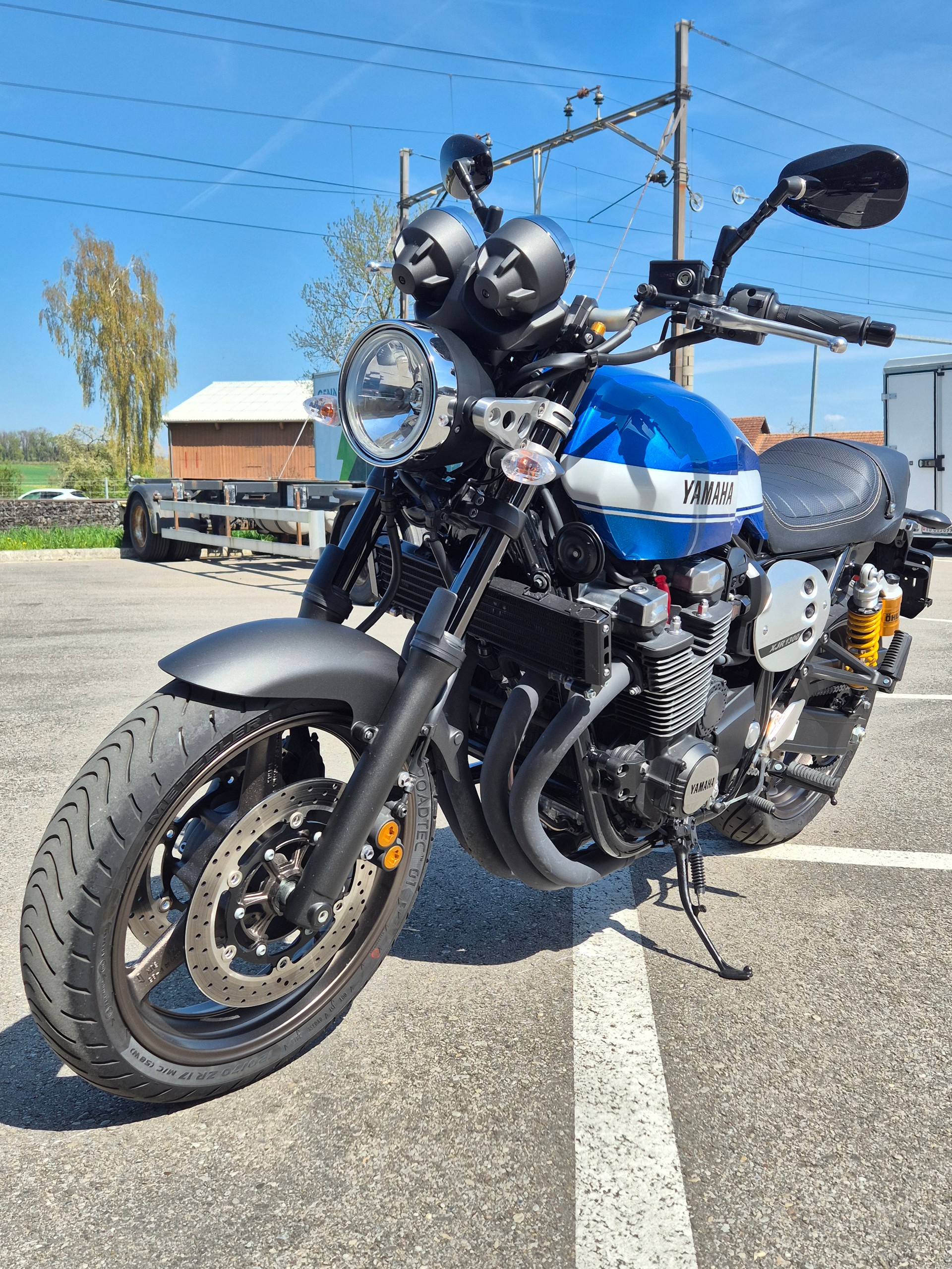 YAMAHA XJR 1300-image-1