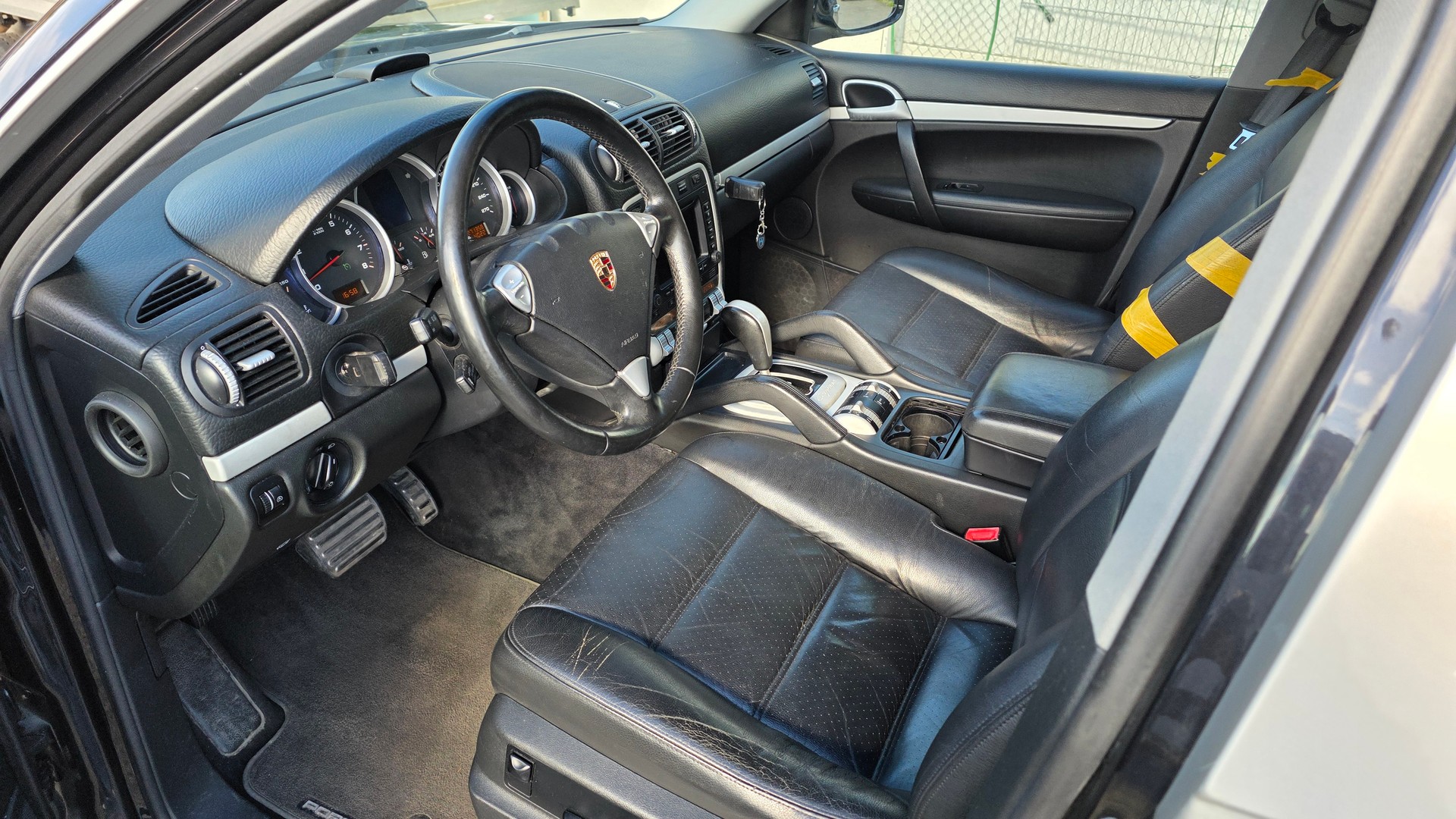 PORSCHE Cayenne S-image-8