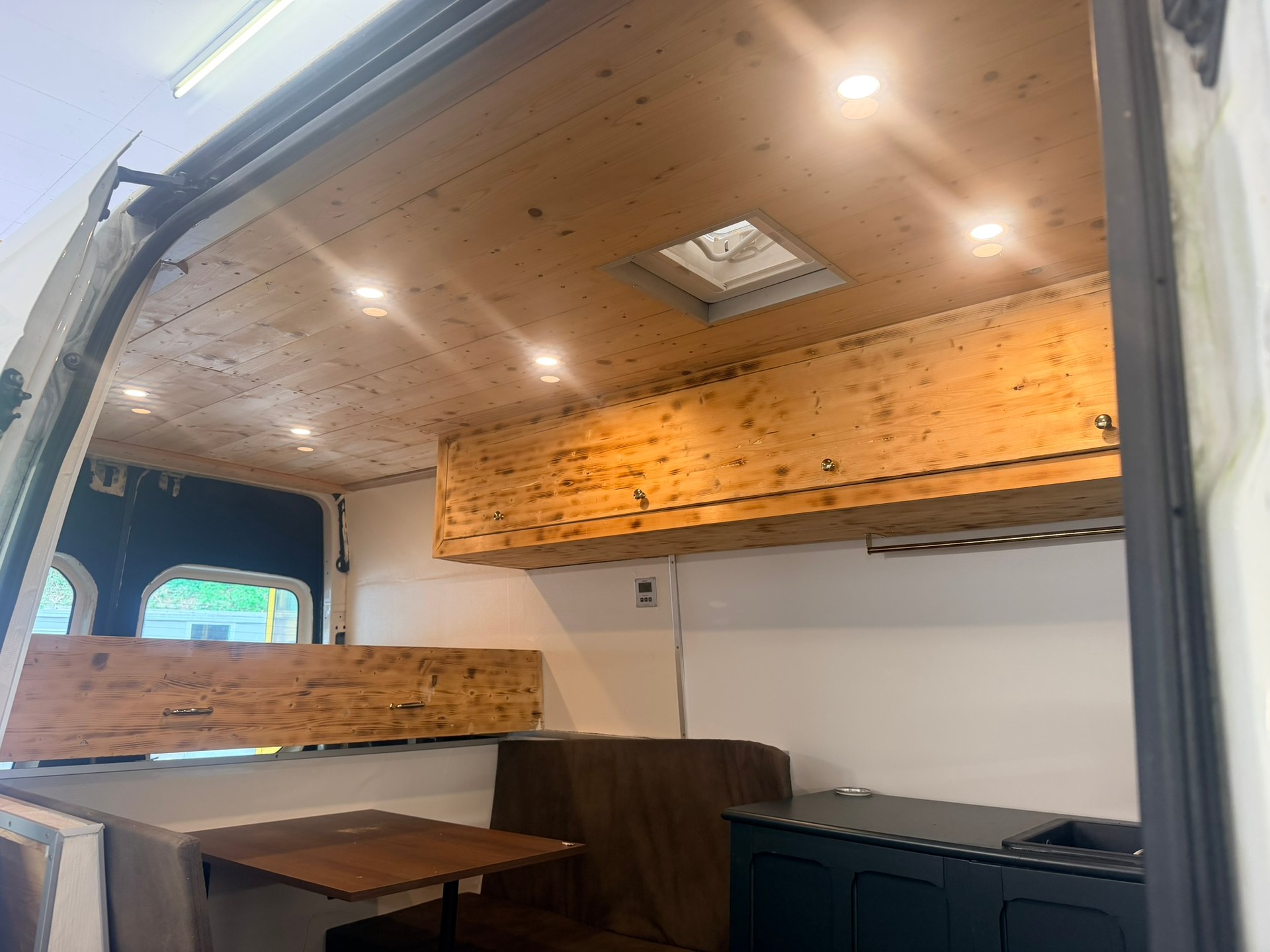 VW Crafter 35L 2.0 TDI CR-image-11