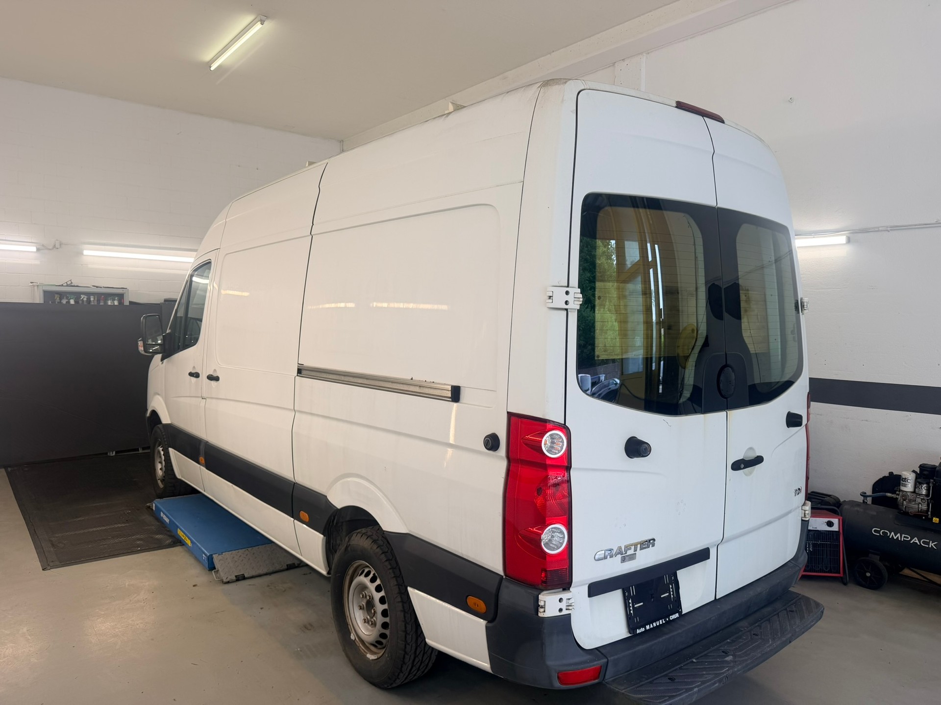 VW Crafter 35L 2.0 TDI CR-image-9