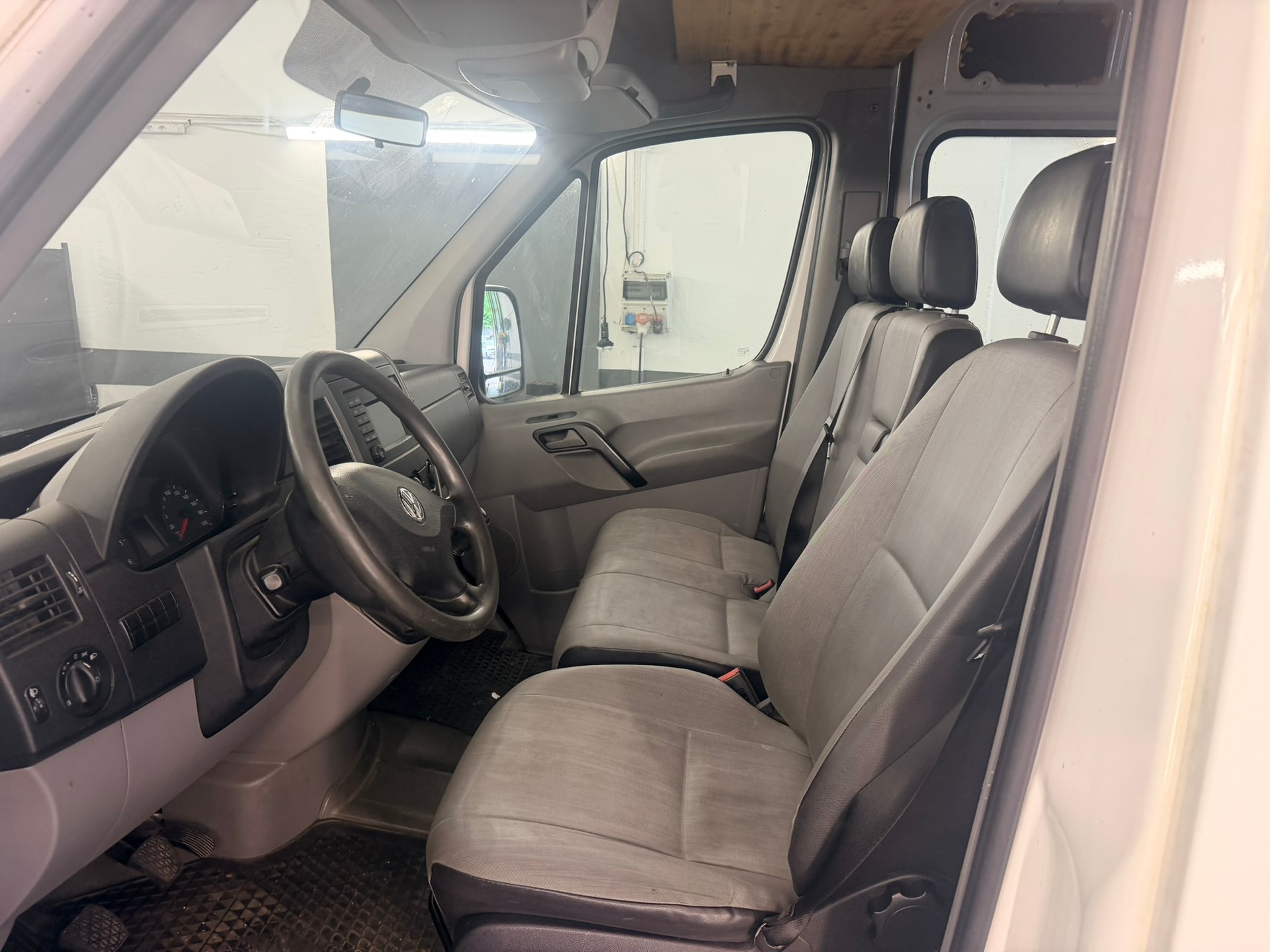 VW Crafter 35L 2.0 TDI CR-image-16