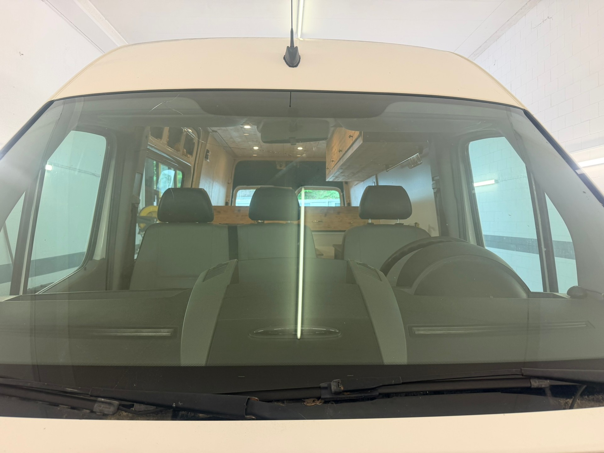 VW Crafter 35L 2.0 TDI CR-showroom-element-2