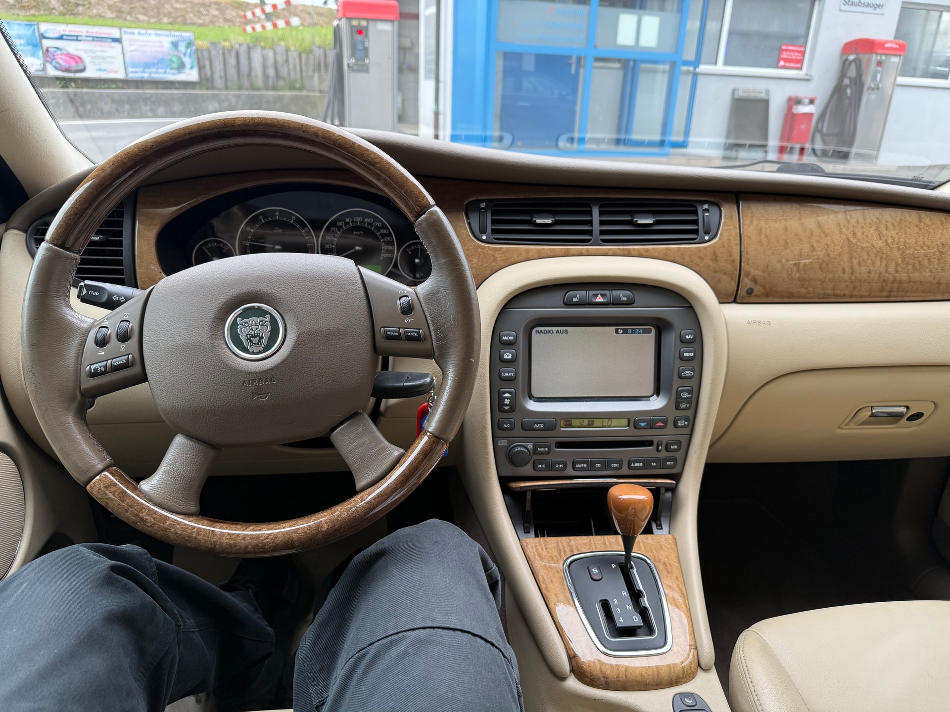 JAGUAR X-Type 3.0 V6 Traction4 Executive-image-10