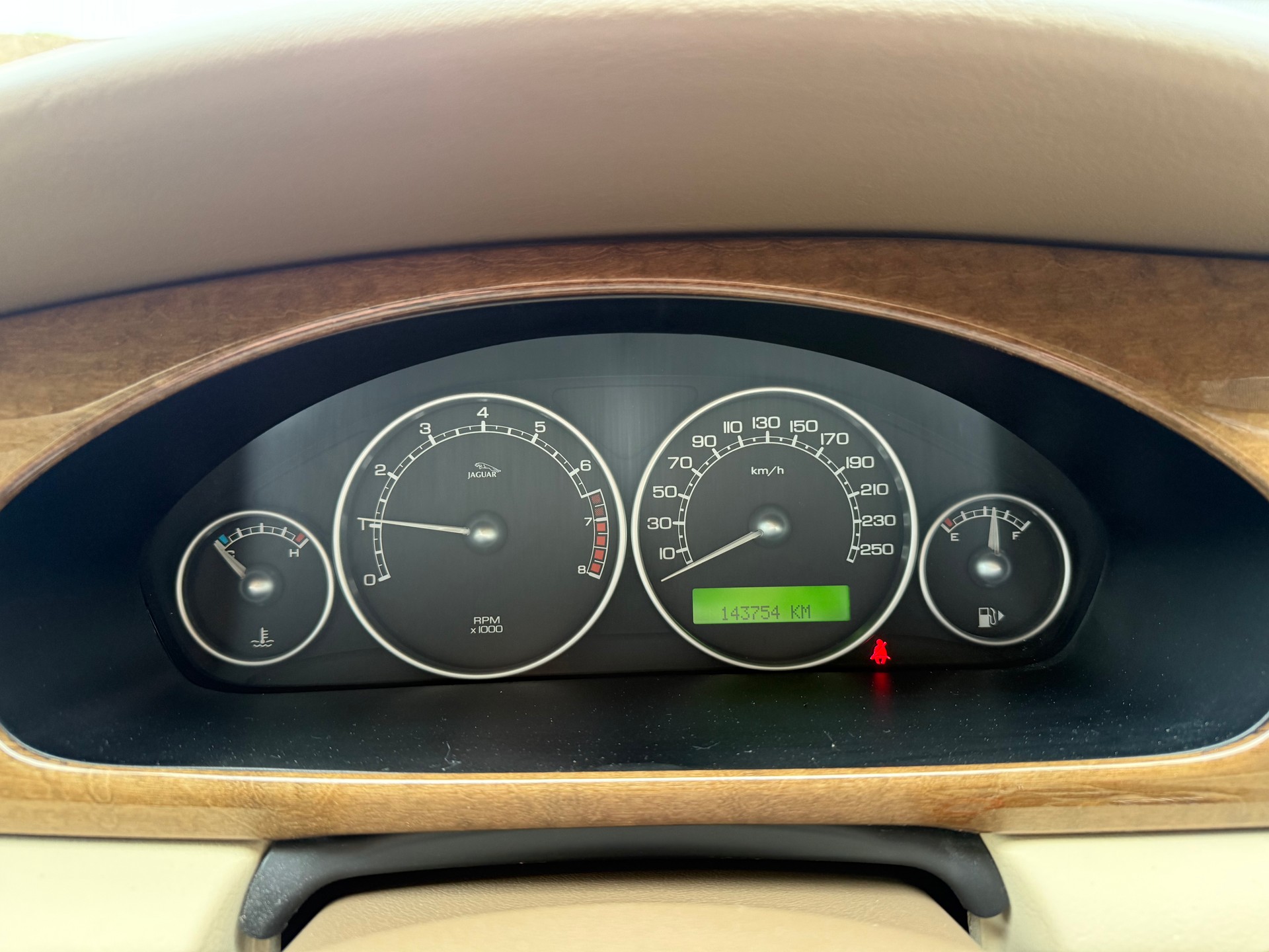JAGUAR X-Type 3.0 V6 Traction4 Executive-image-9