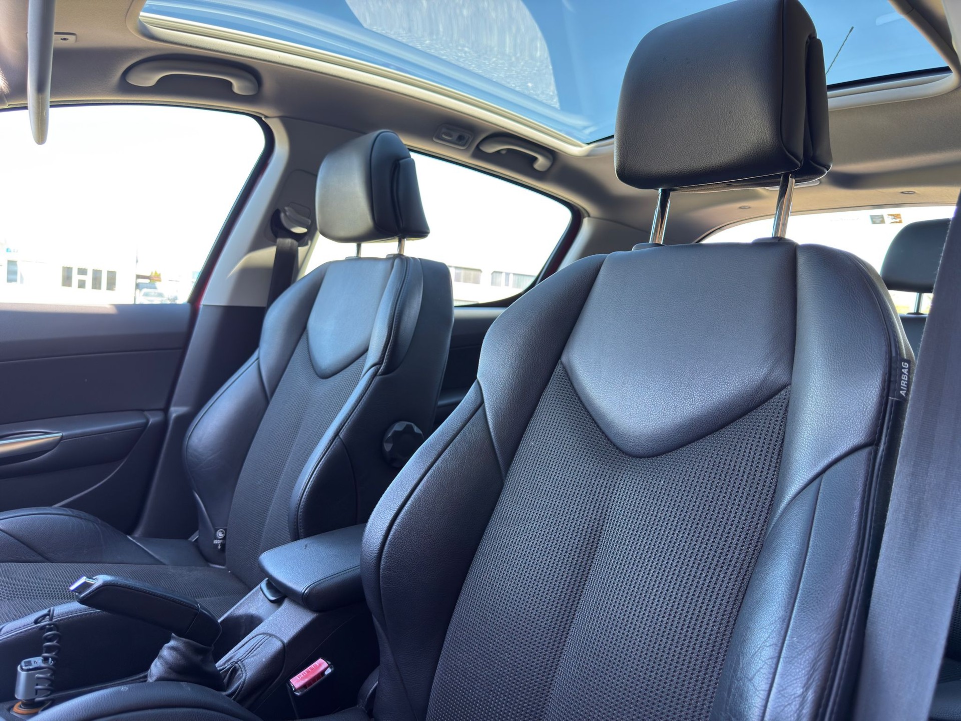 PEUGEOT 308 1.6 16V T Sport Pack-image-7