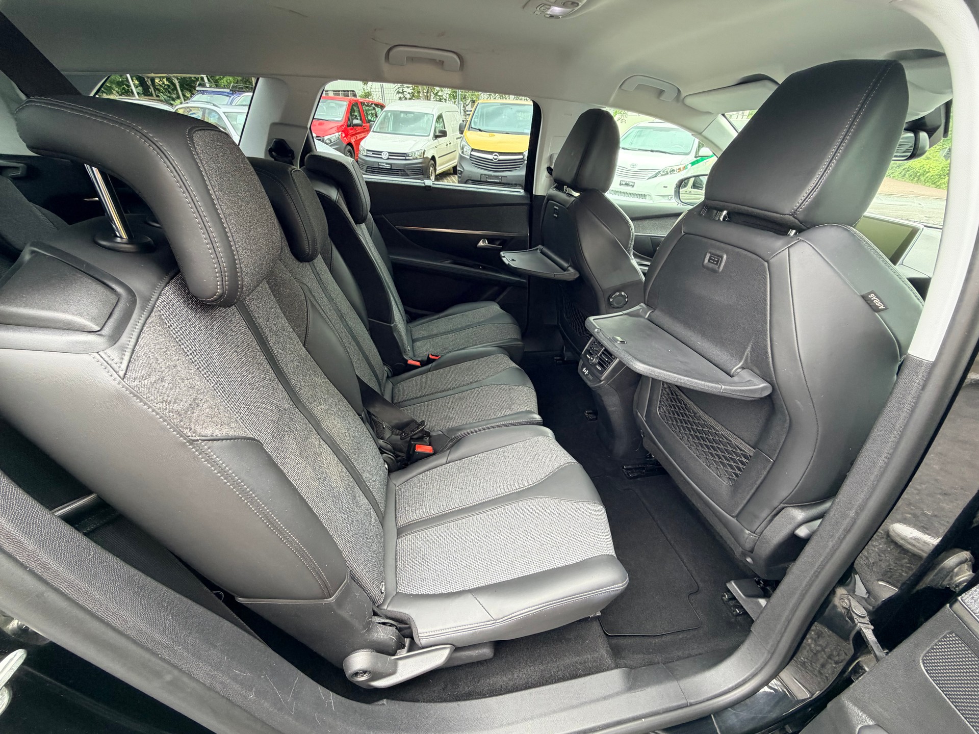 PEUGEOT 5008 1.6 BlueHDi Allure ETA-image-10