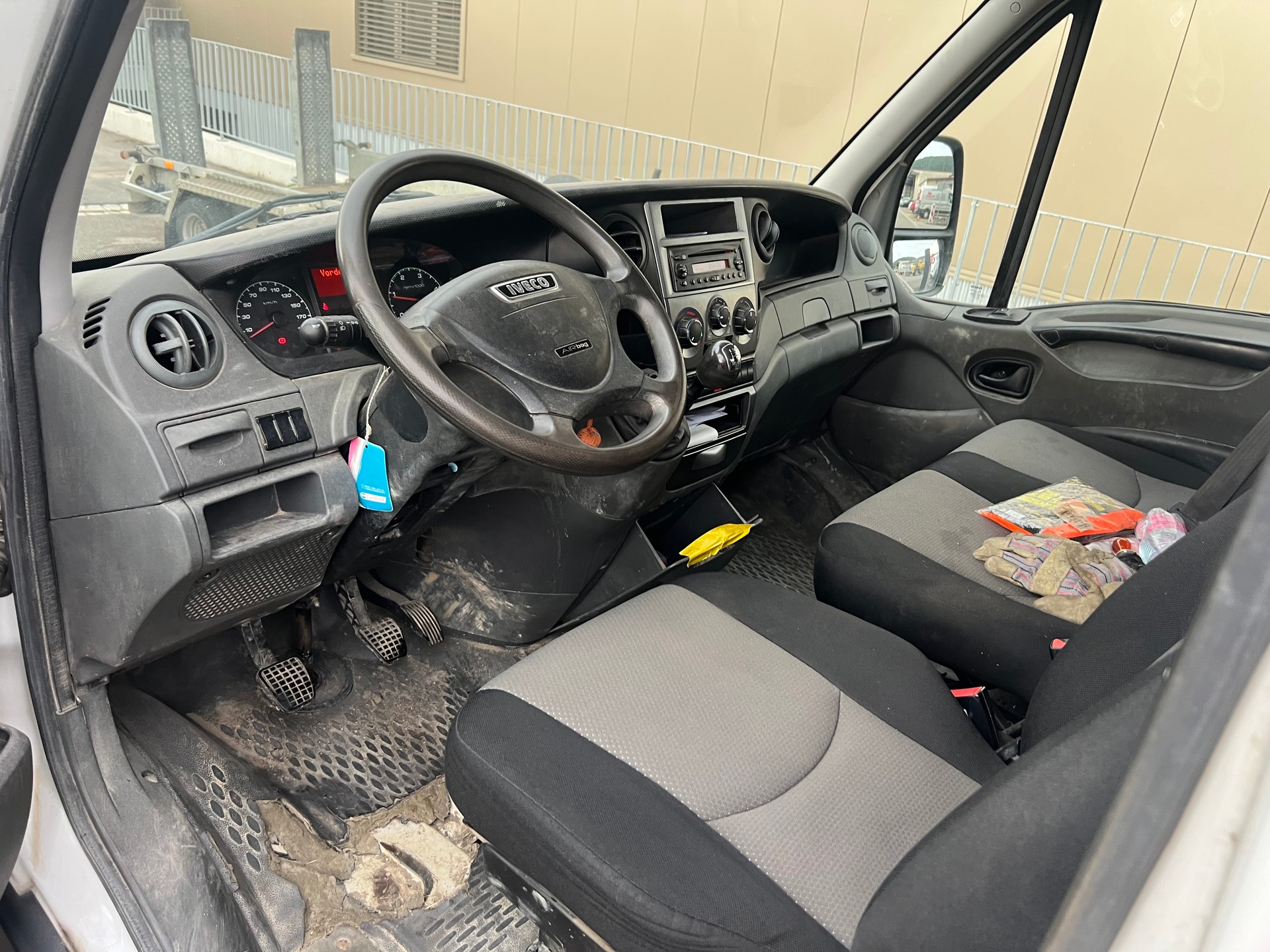 IVECO 35 S 13 D-image-8