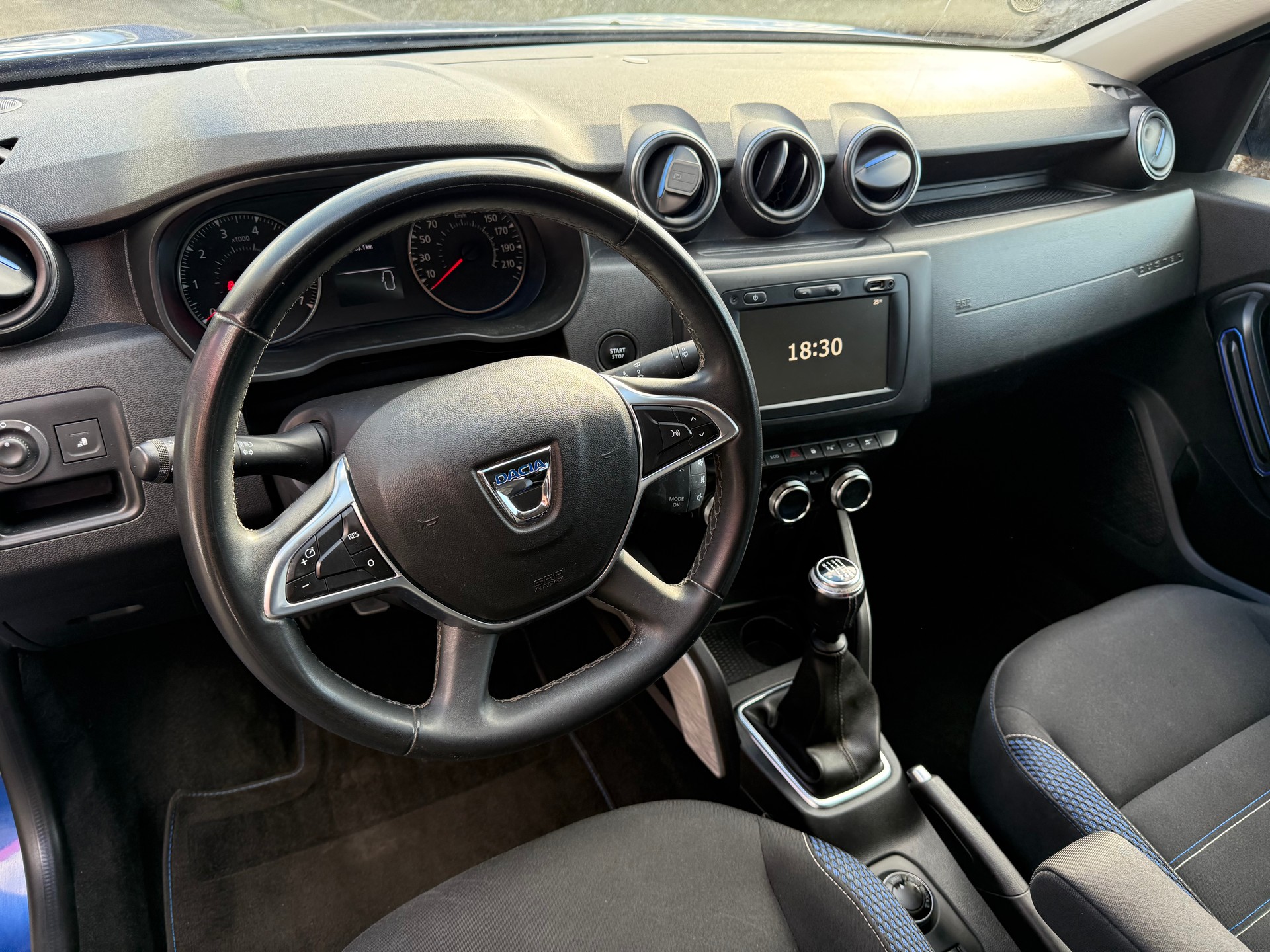 DACIA Duster dCi 115 Prestige 4x4-image-2