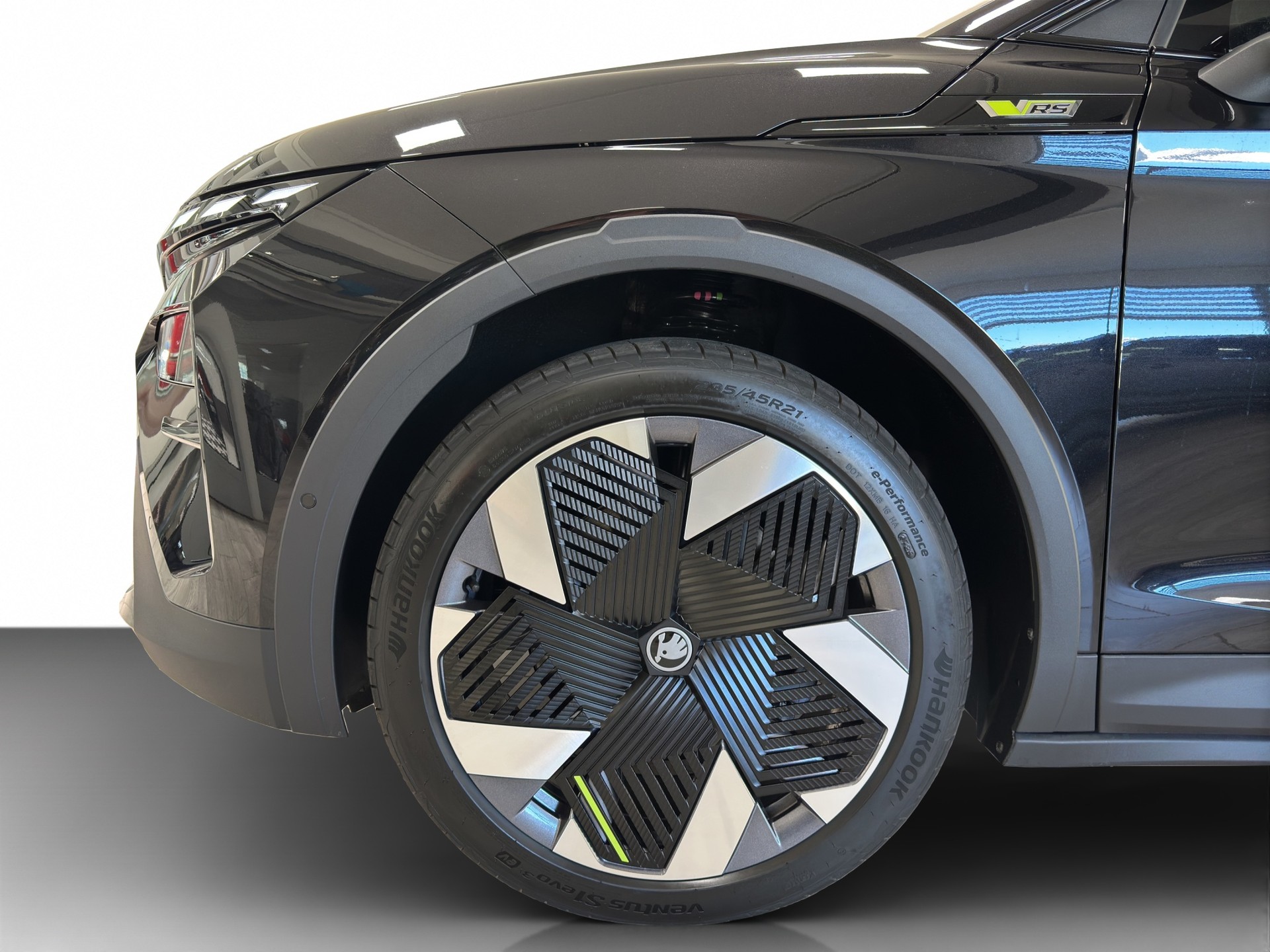 SKODA Elroq RS-Maxx 4x4-showroom-element-1