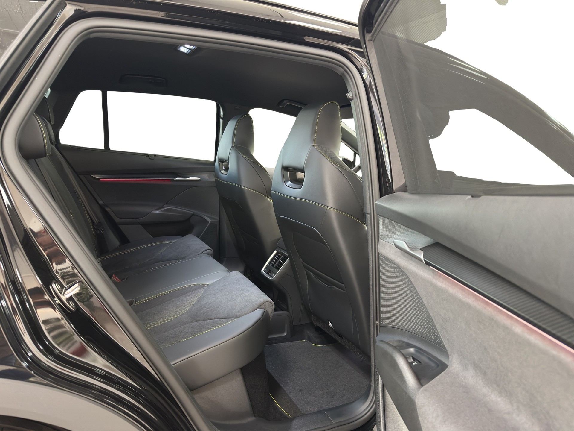 SKODA Elroq RS-Maxx 4x4-image-9