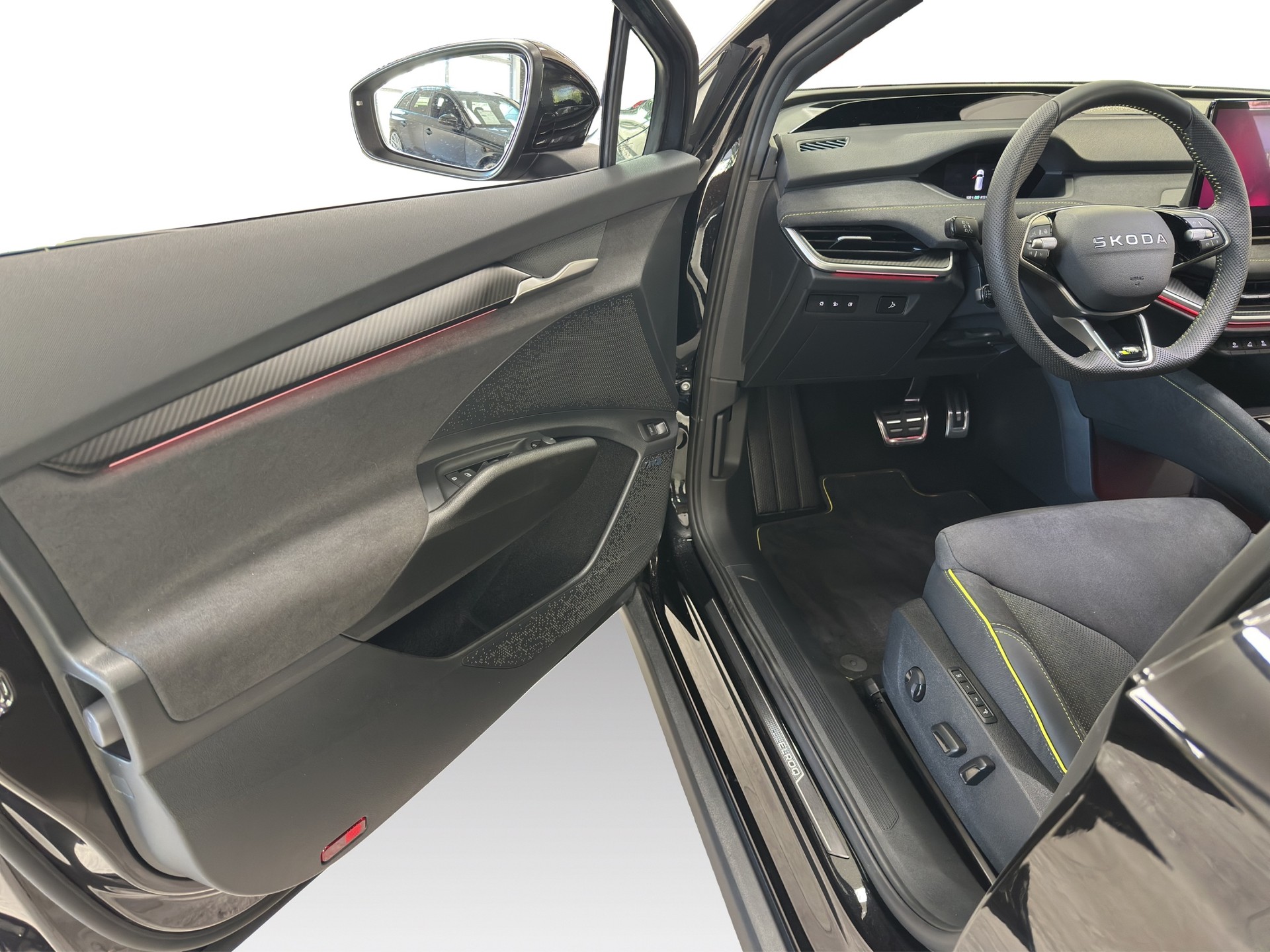 SKODA Elroq RS-Maxx 4x4-image-18