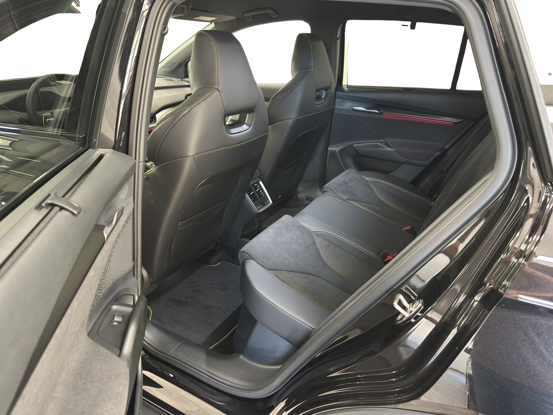 SKODA Elroq RS-Maxx 4x4-image-16