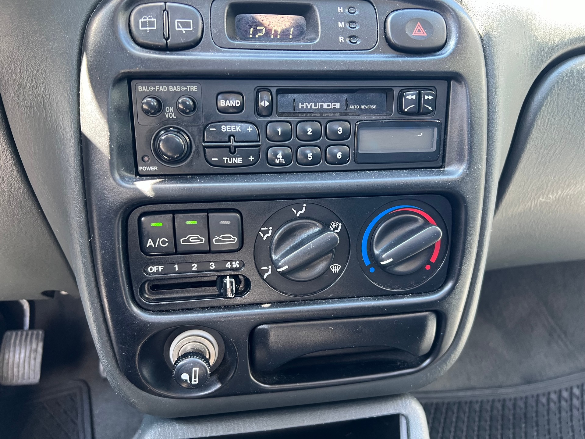 HYUNDAI Accent 1.3 GLSi-image-13