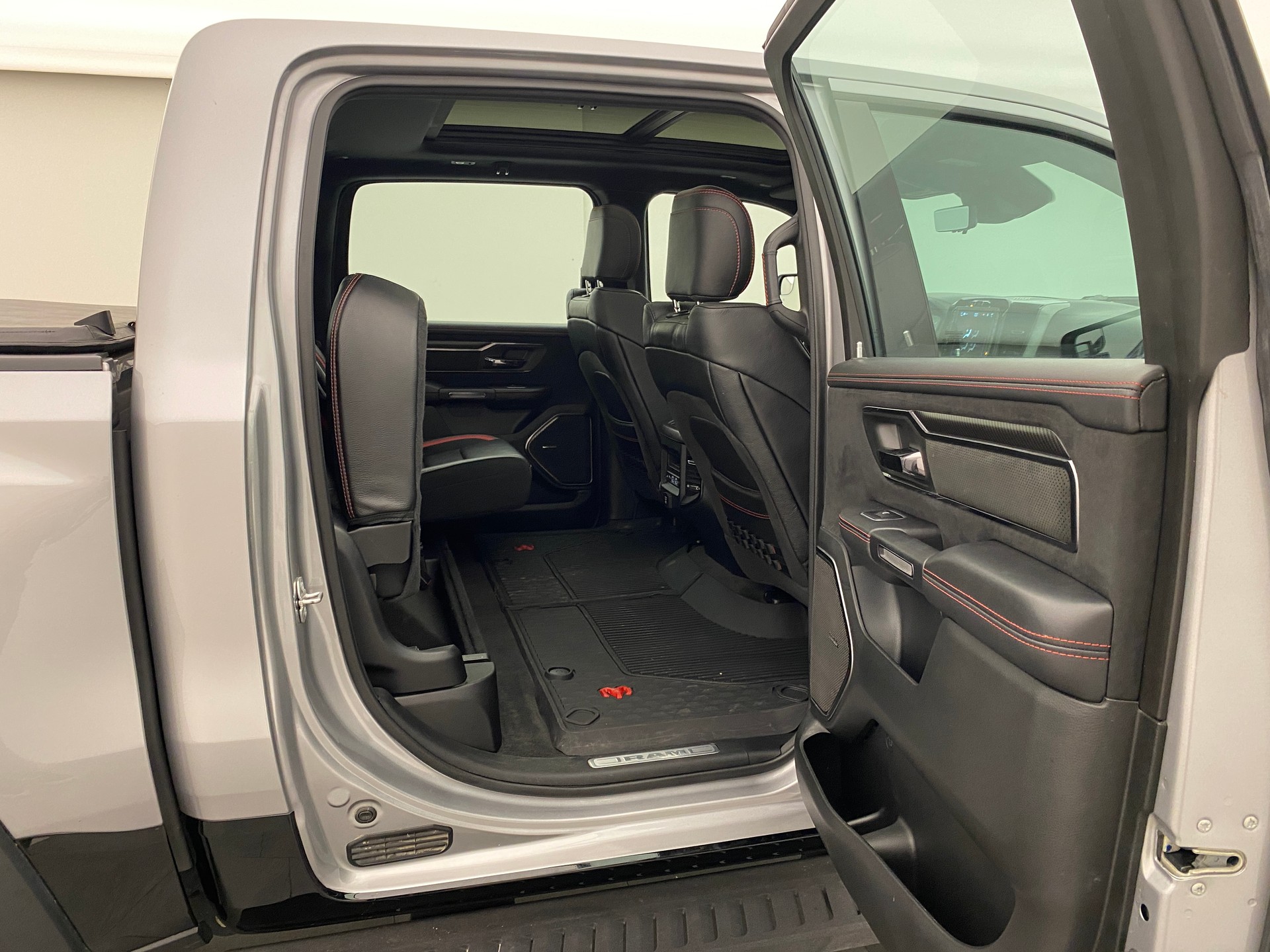 DODGE Ram 1500 6.2 TRX-image-13