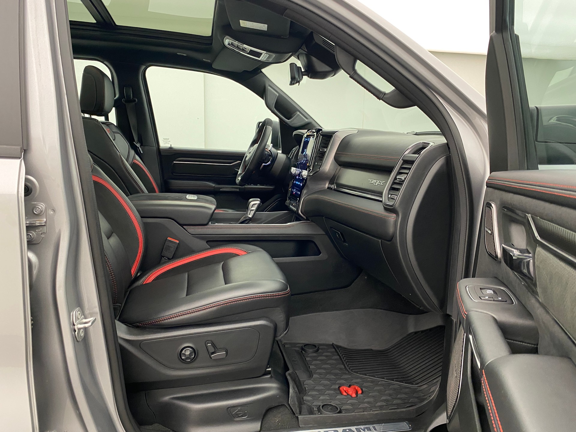 DODGE Ram 1500 6.2 TRX-image-11