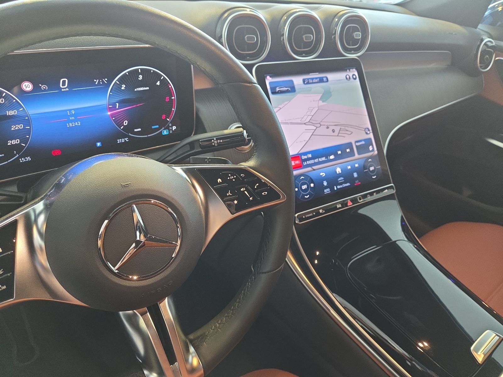 MERCEDES-BENZ GLC 220 d 4Matic 9G-Tronic-image-14