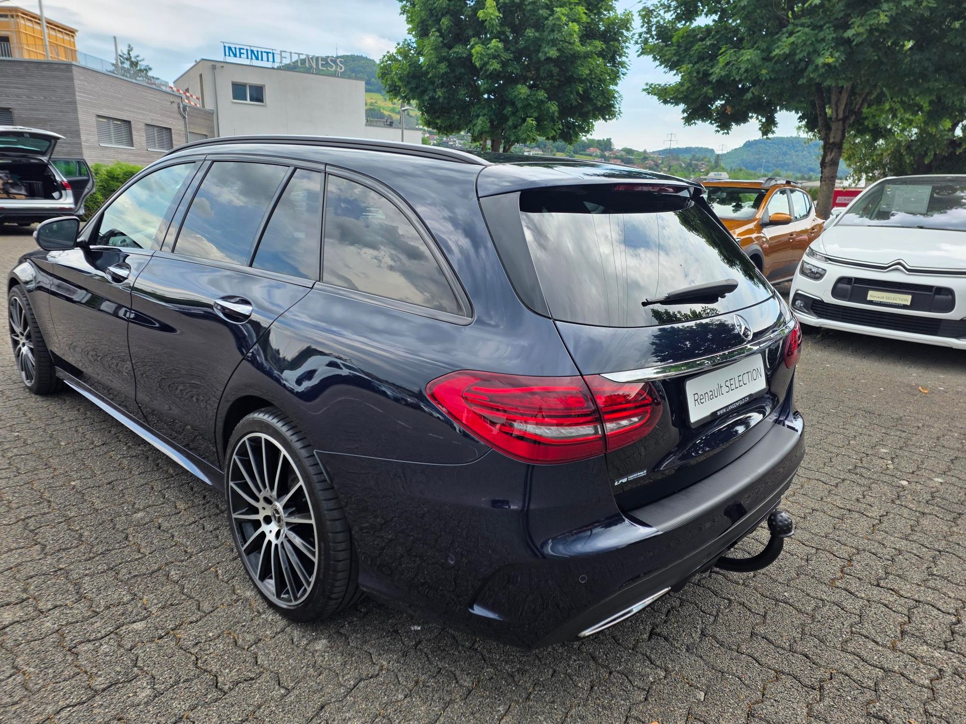 MERCEDES-BENZ C 300 d AMG Line 4matic Kombi-image-2