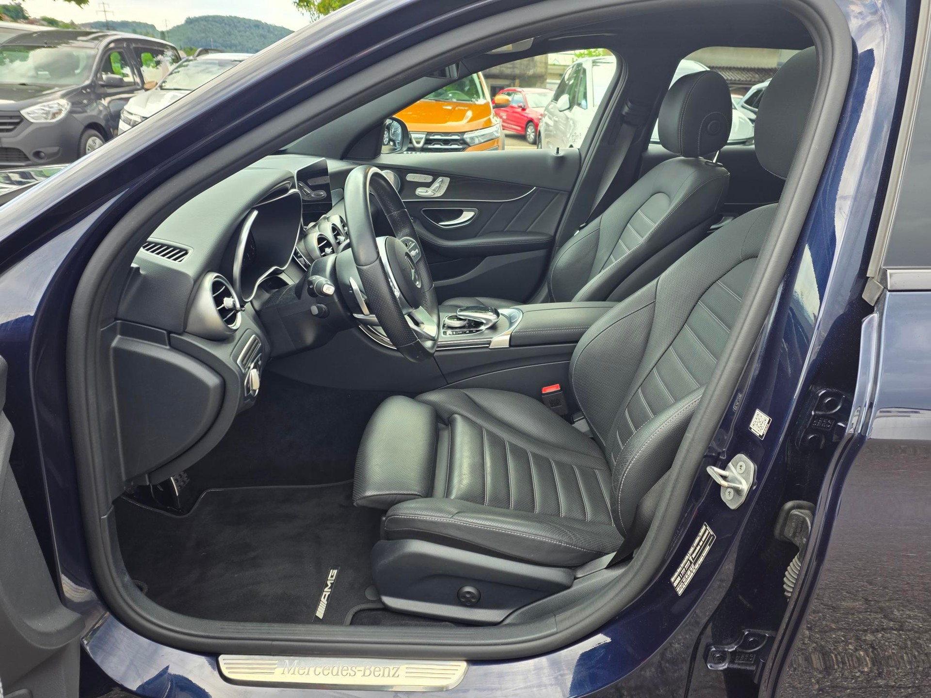 MERCEDES-BENZ C 300 d AMG Line 4matic Kombi-image-5