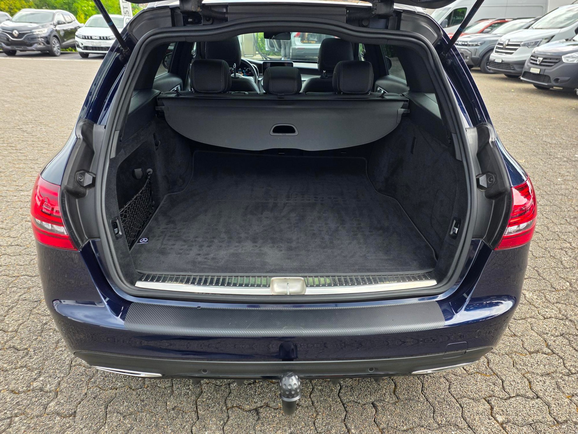 MERCEDES-BENZ C 300 d AMG Line 4matic Kombi-image-8