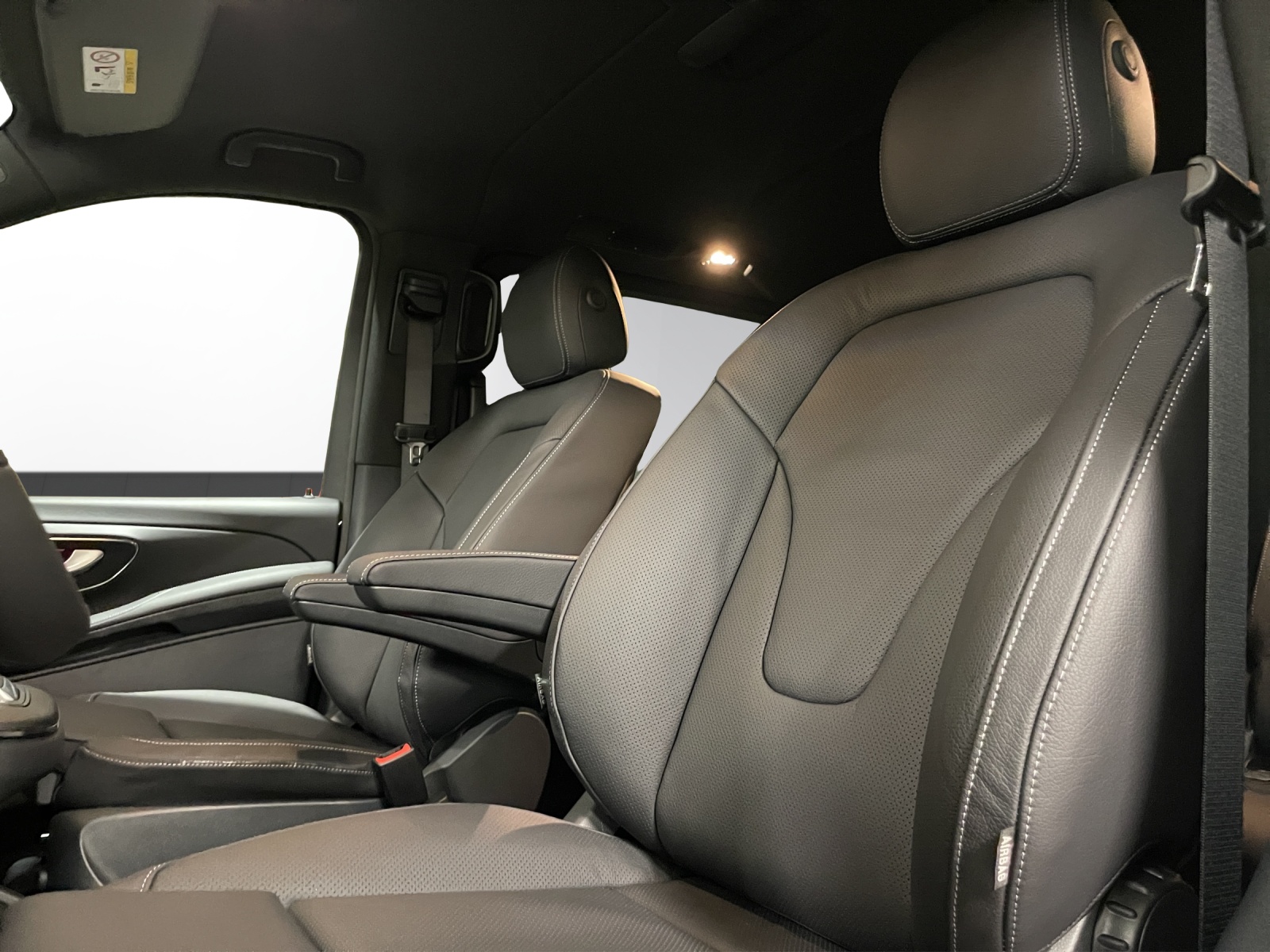 MERCEDES-BENZ V 250 d extralang Avantgarde 9G-Tronic-image-6