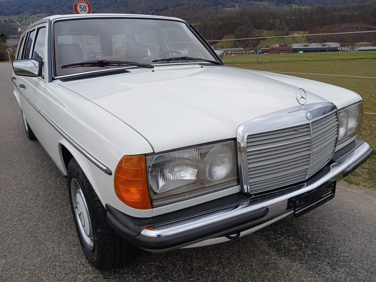 MERCEDES-BENZ 230 TE-image-4