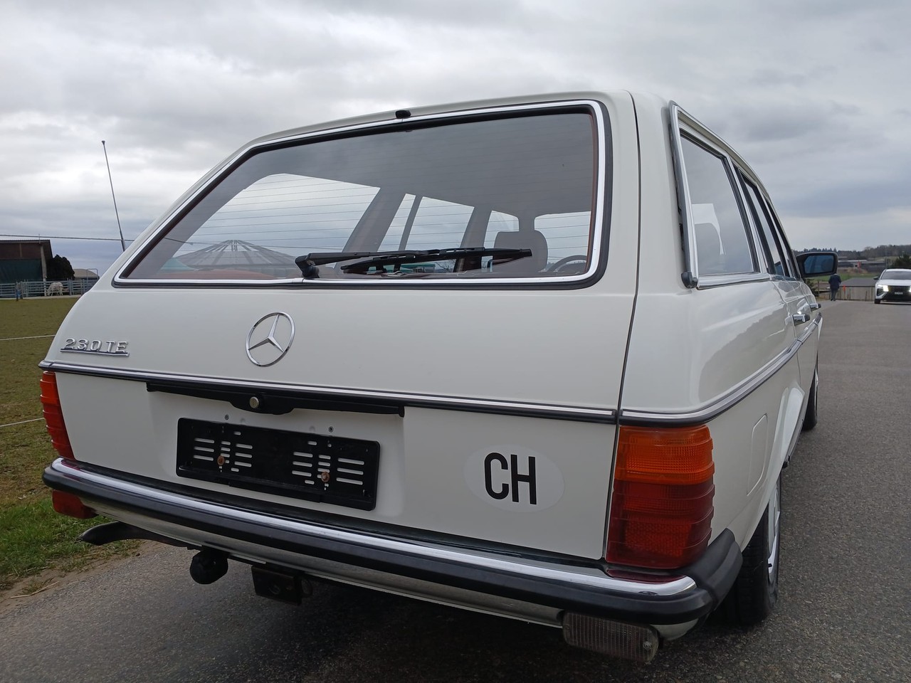 MERCEDES-BENZ 230 TE-image-6