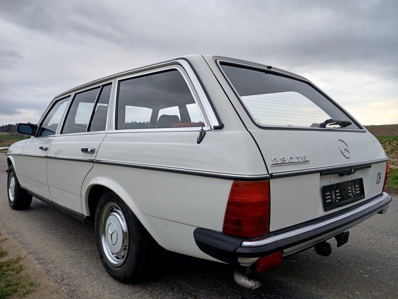 MERCEDES-BENZ 230 TE-image-3
