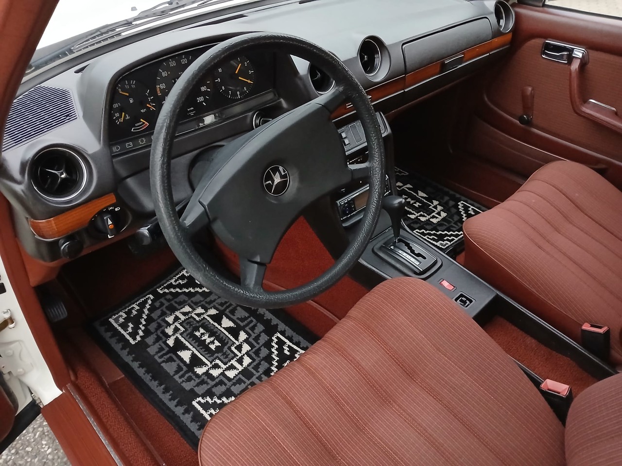 MERCEDES-BENZ 230 TE-image-9